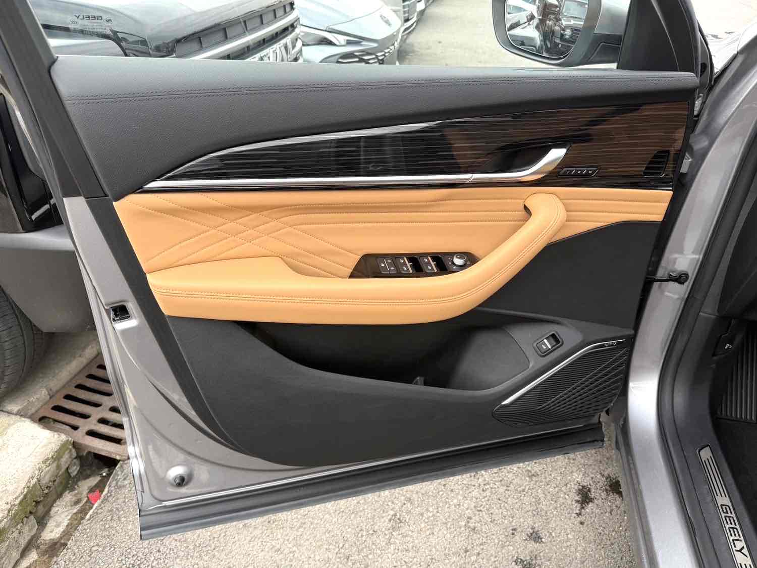 GEELY Monjaro MHEV 2023 #7 GEELY Monjaro MHEV 2023 car image #7