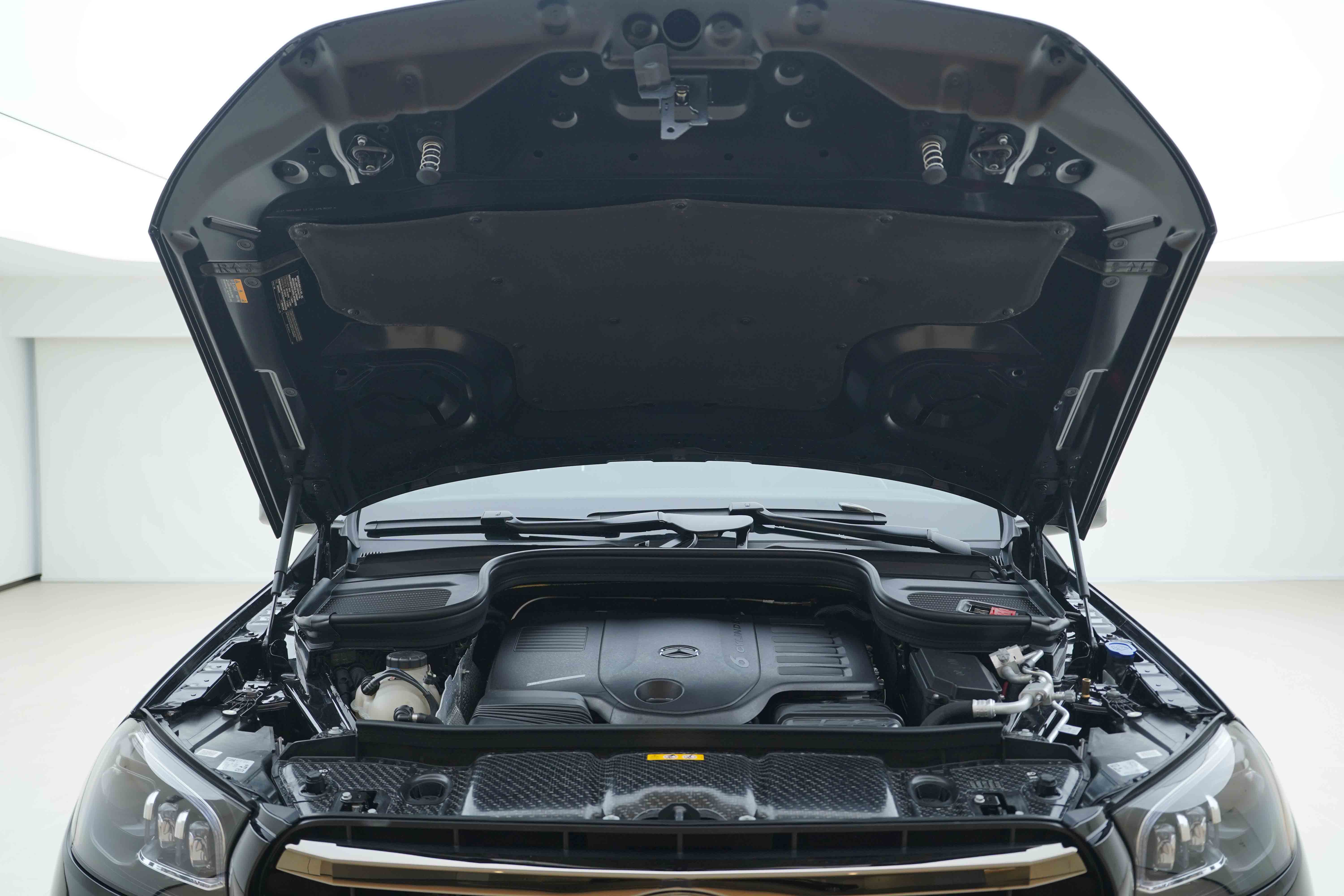 Mercedes-Benz 2024 car image #7