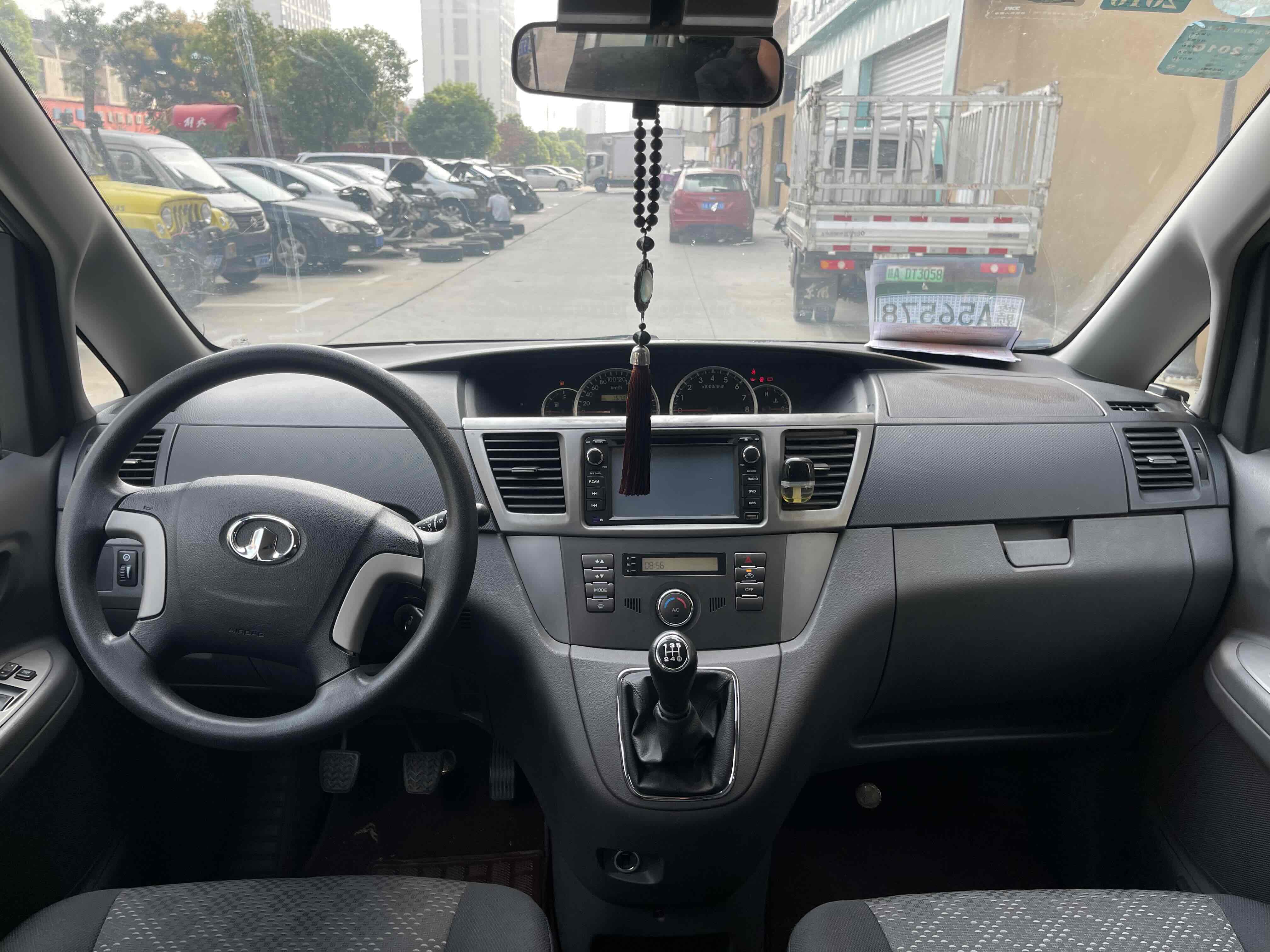 Great Wall V80 2012 car image #7