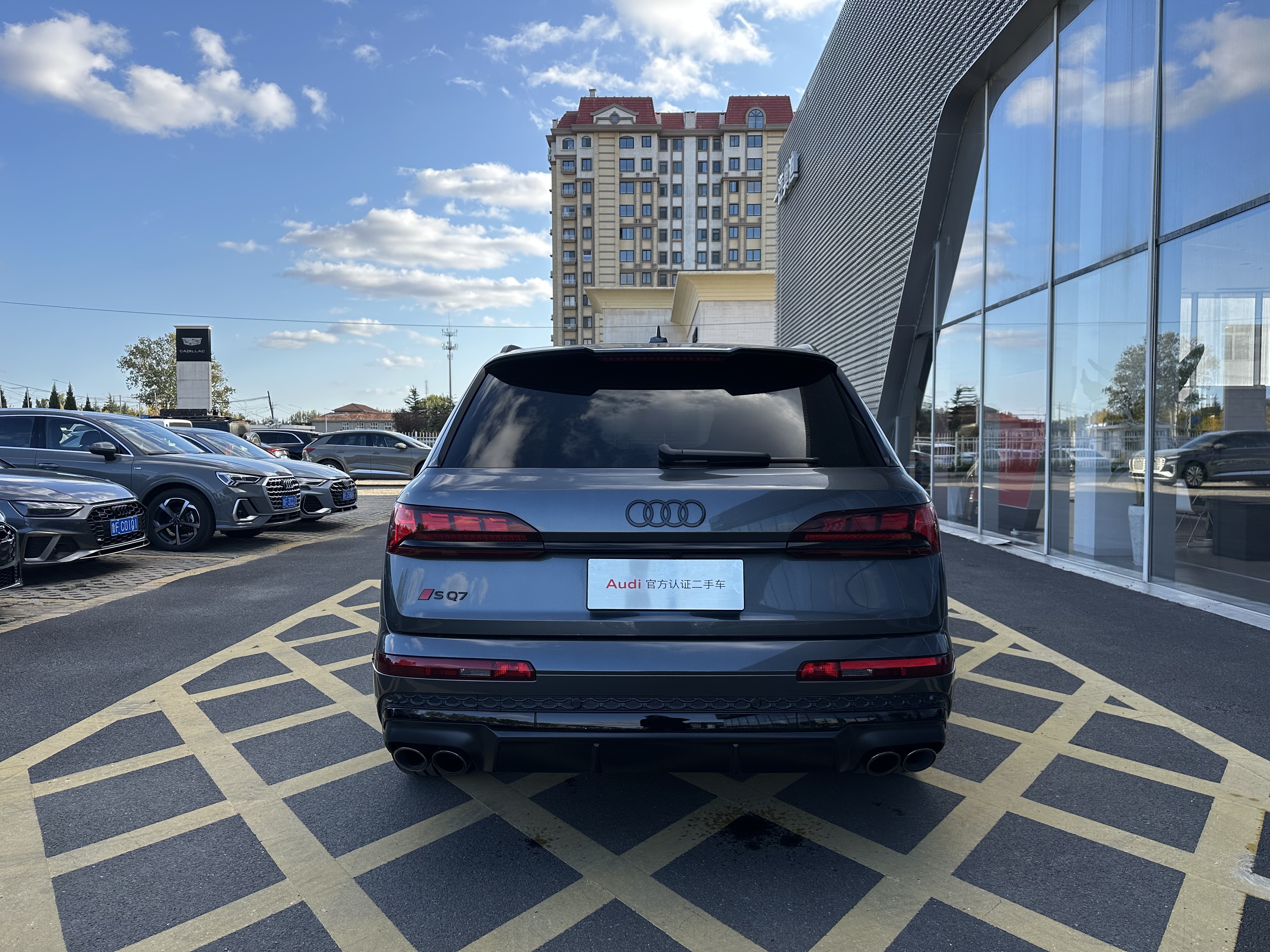 Audi SQ7 2024 immagine di auto #7