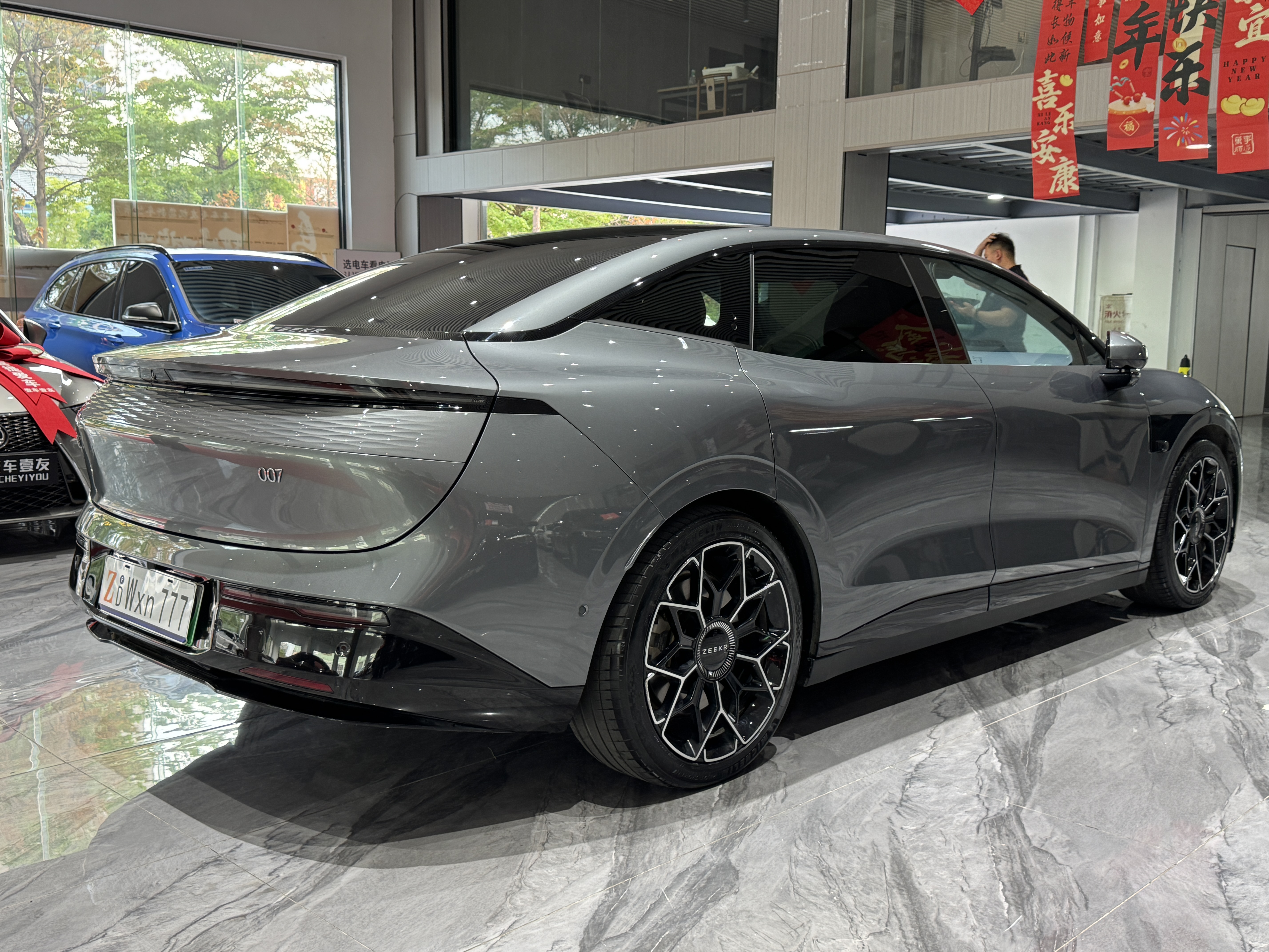 极氪 极氪007 2024 汽车图片 #7