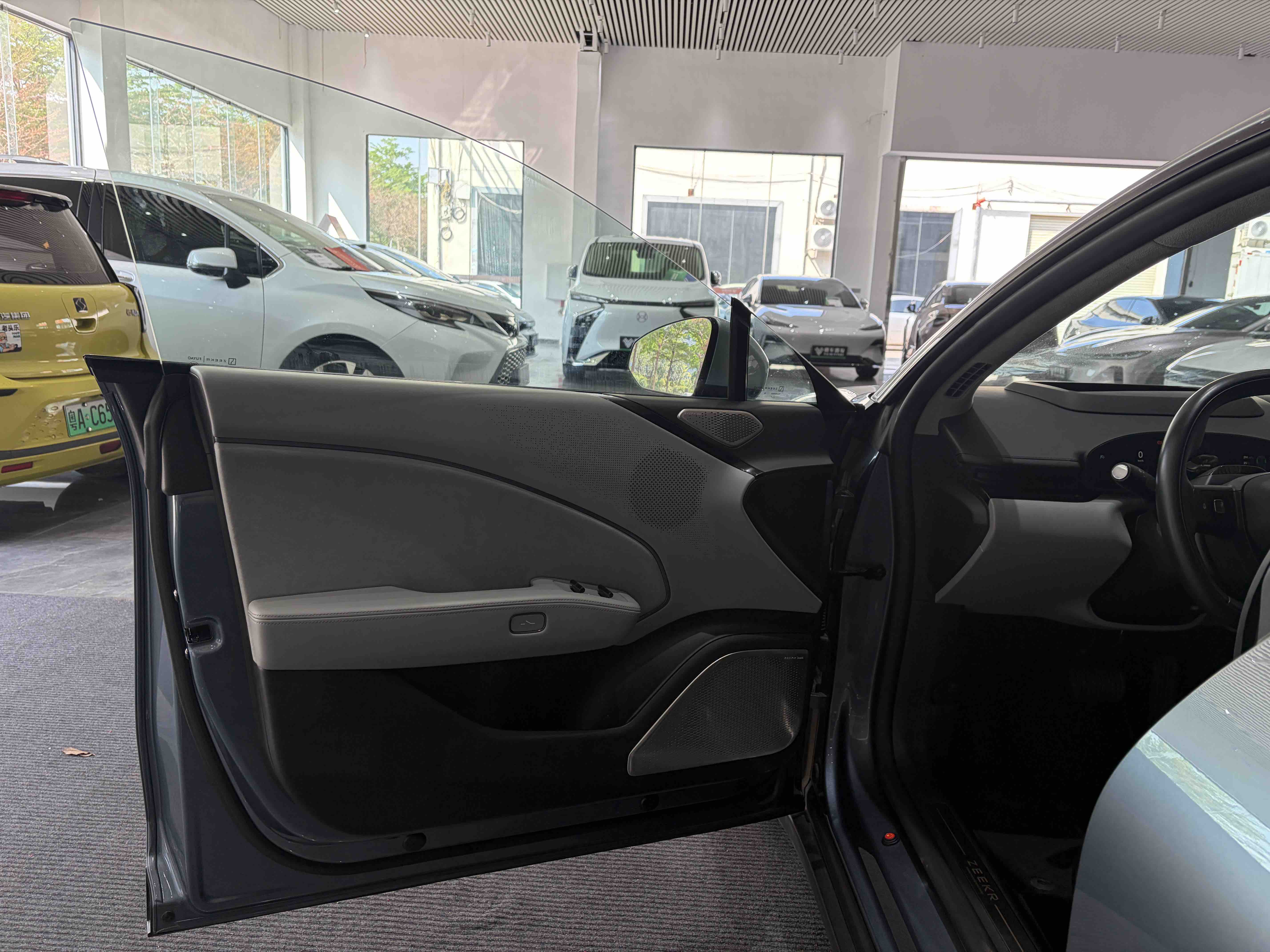 极氪 极氪007 2024 汽车图片 #7