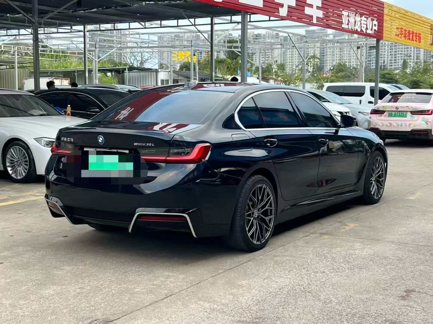 BMW i5 2024 car image #7