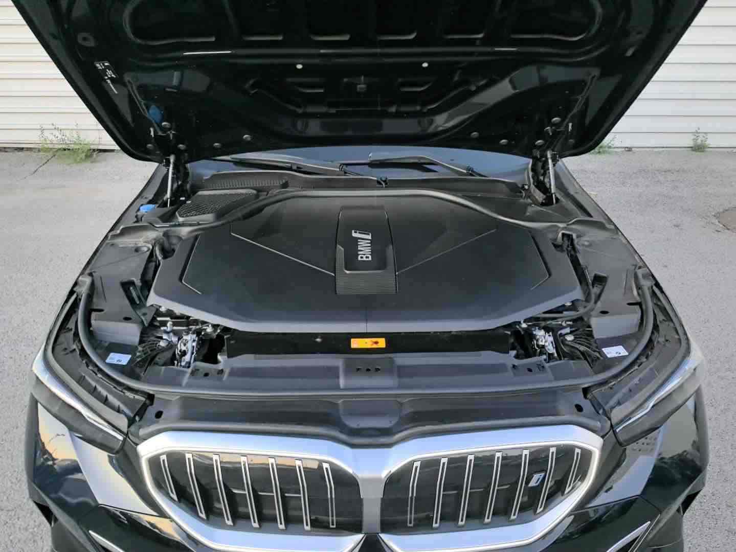 BMW i5 M60 2024 #7 BMW i5 M60 2024 car image #7