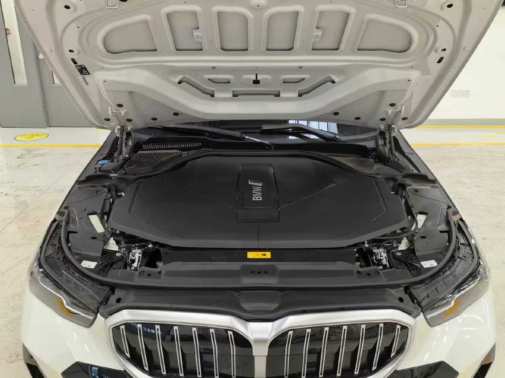 BMW i5 2025 #7 BMW i5 2025 car image #7