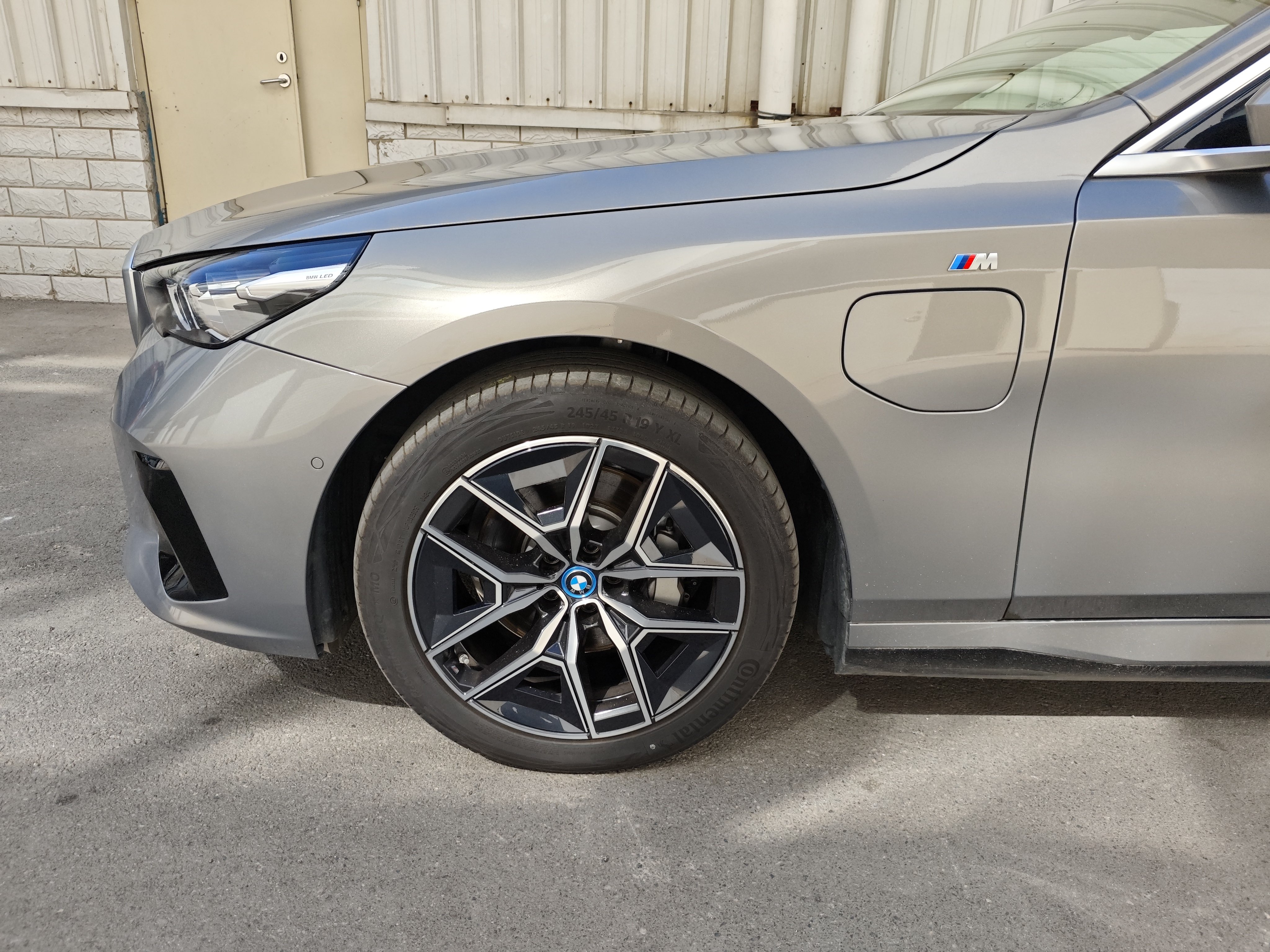 BMW i5 M60 2024 صورة سيارة #7