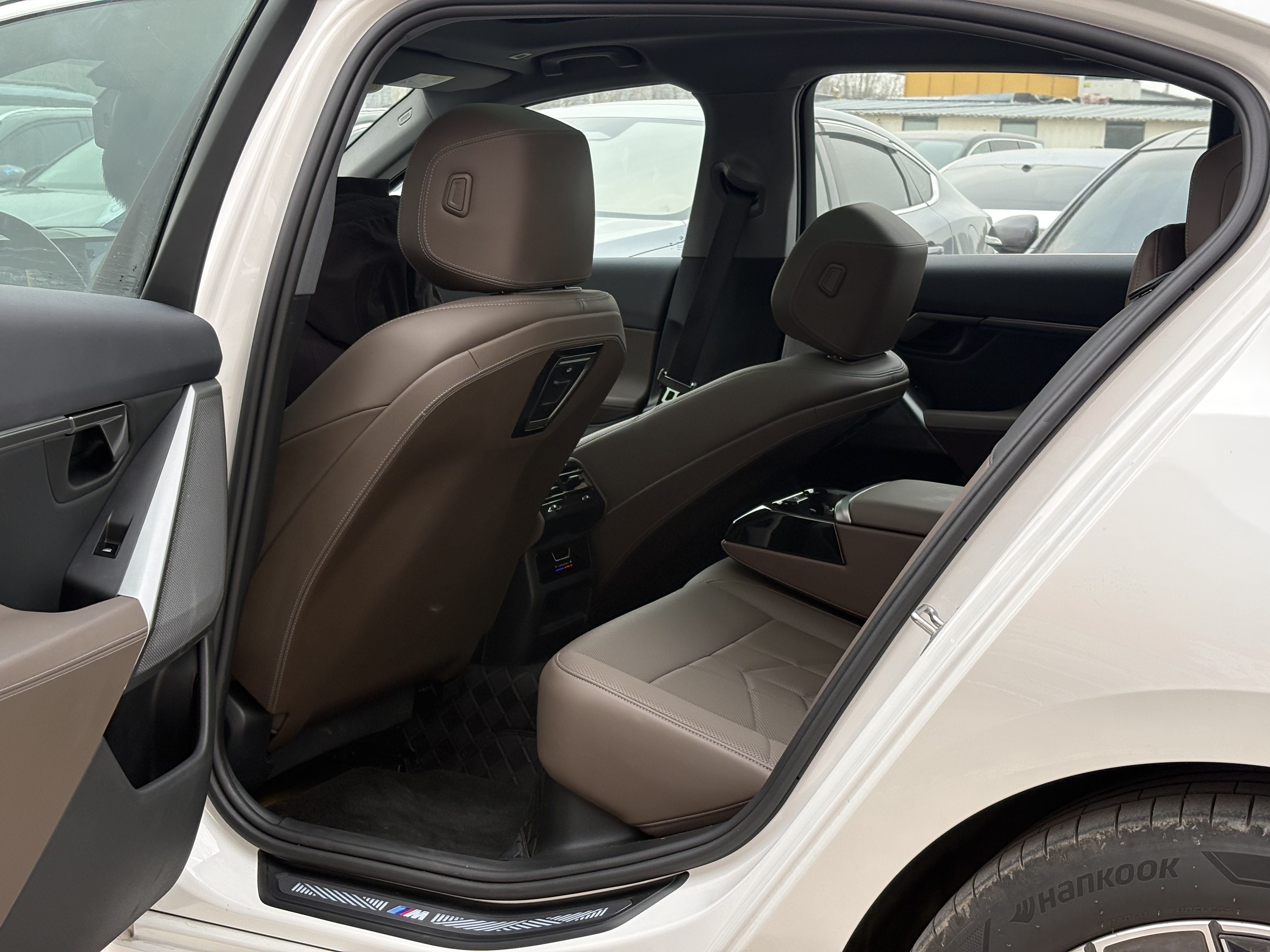 BMW i5 2024 immagine di auto #7