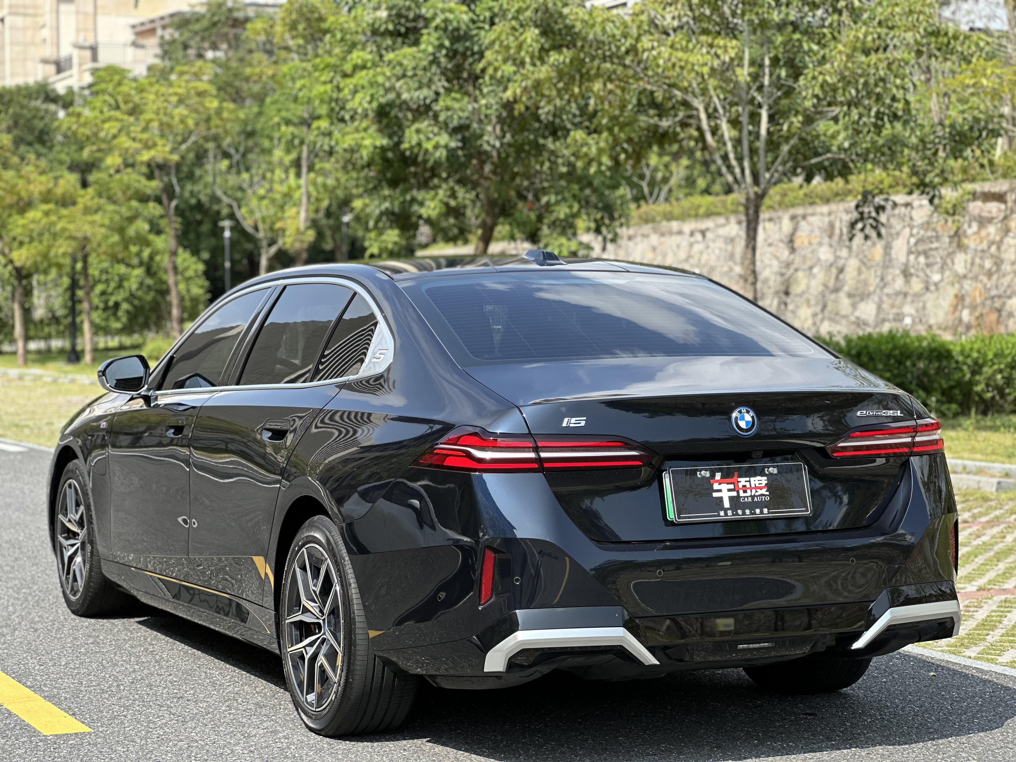 BMW i5 M60 2024 #7 BMW i5 M60 2024 car image #7