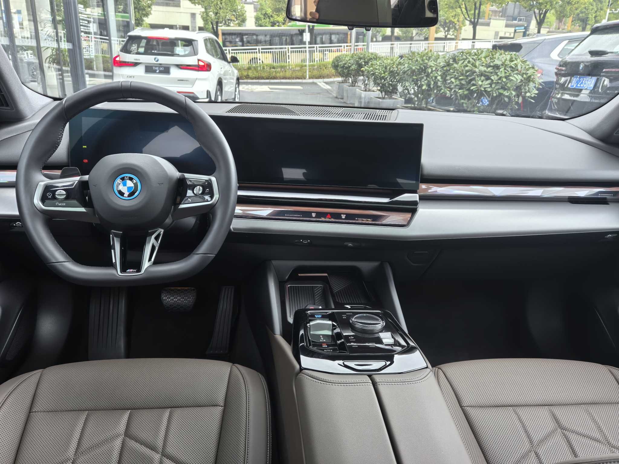 BMW i5 M60 2025 #7 BMW i5 M60 2025 car image #7