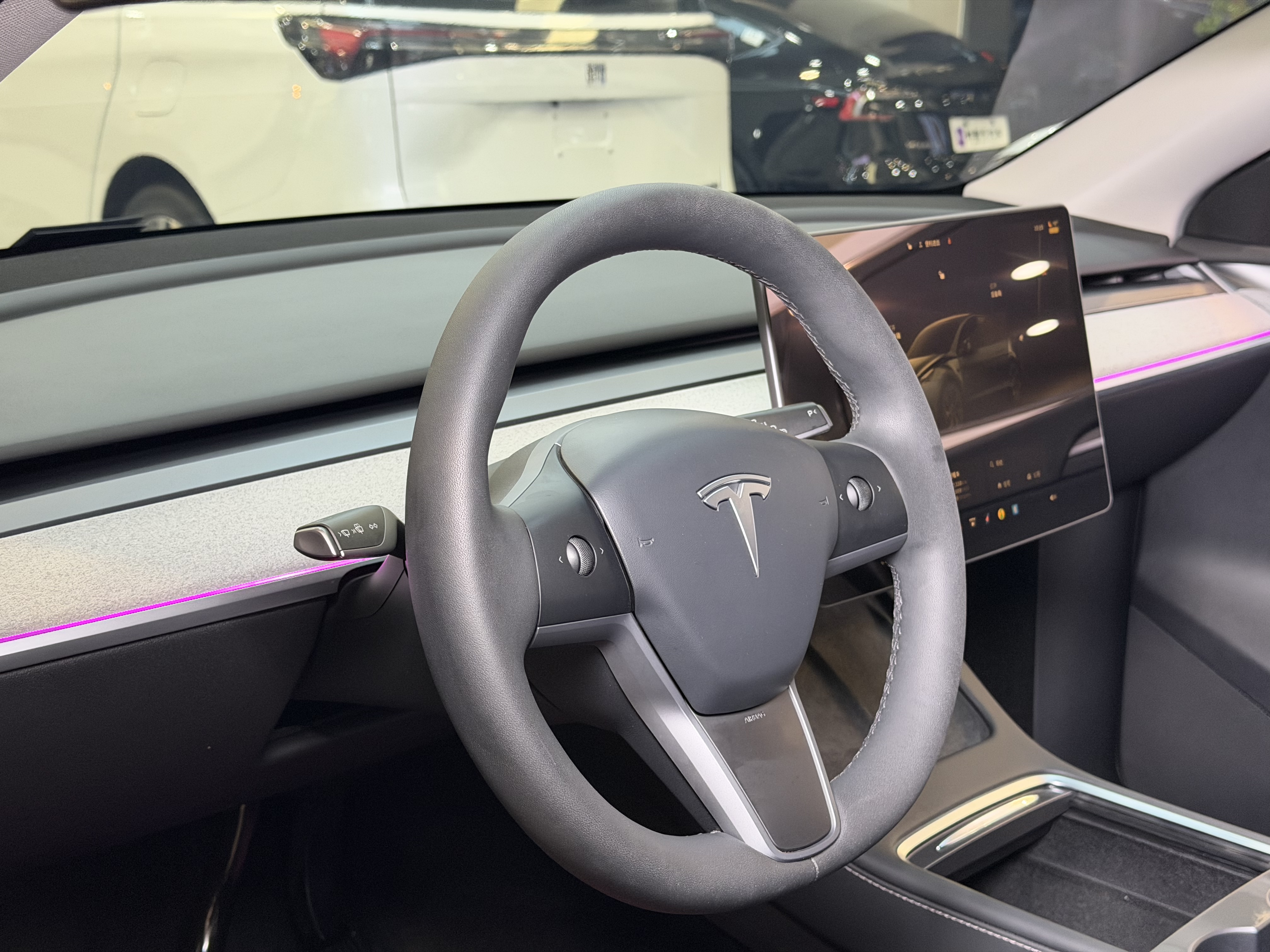 Tesla Model Y 2024 car image #7