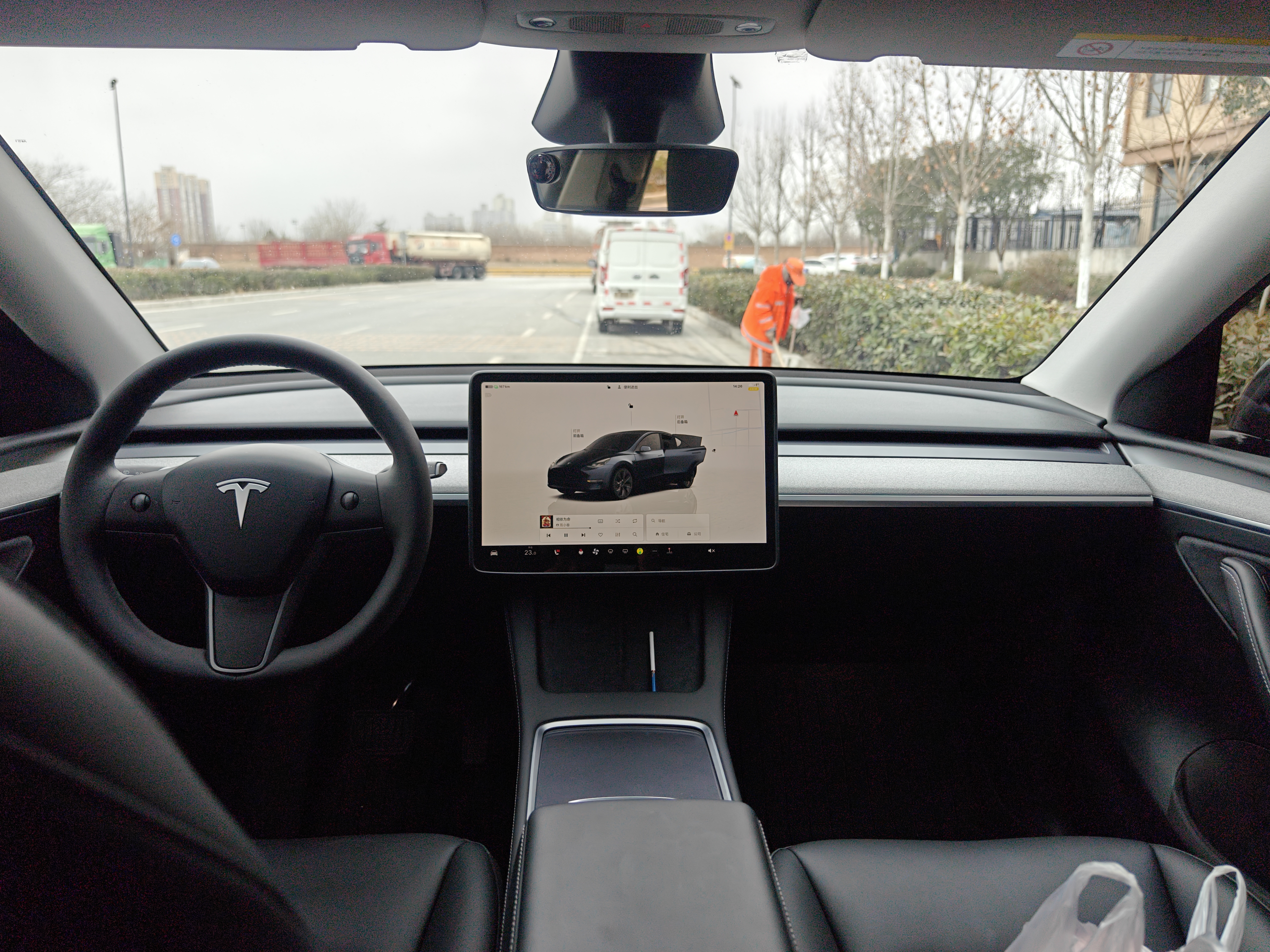 Tesla Model Y 2024 car image #7