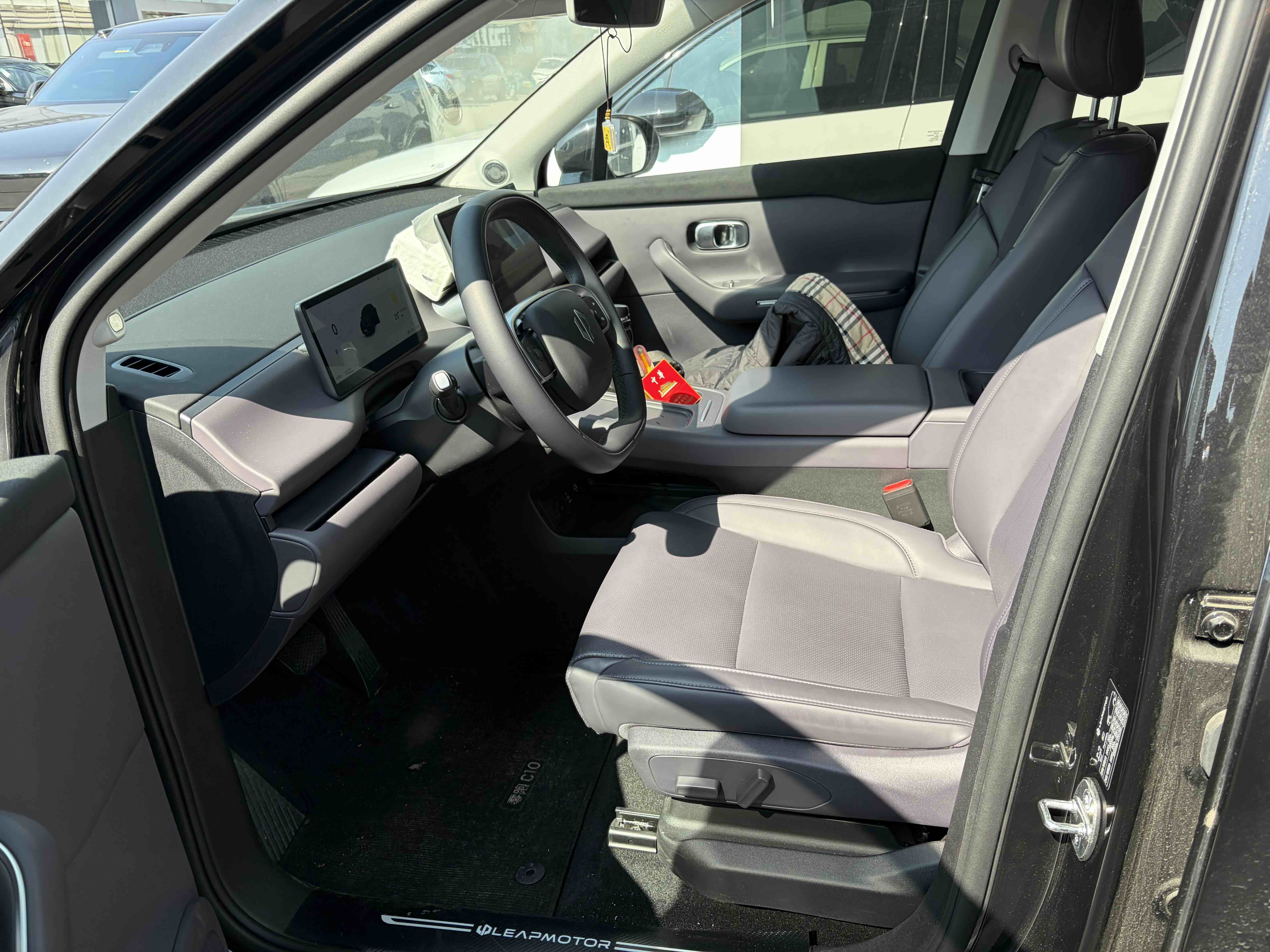 零跑汽车 零跑C10 2025 汽车图片 #7