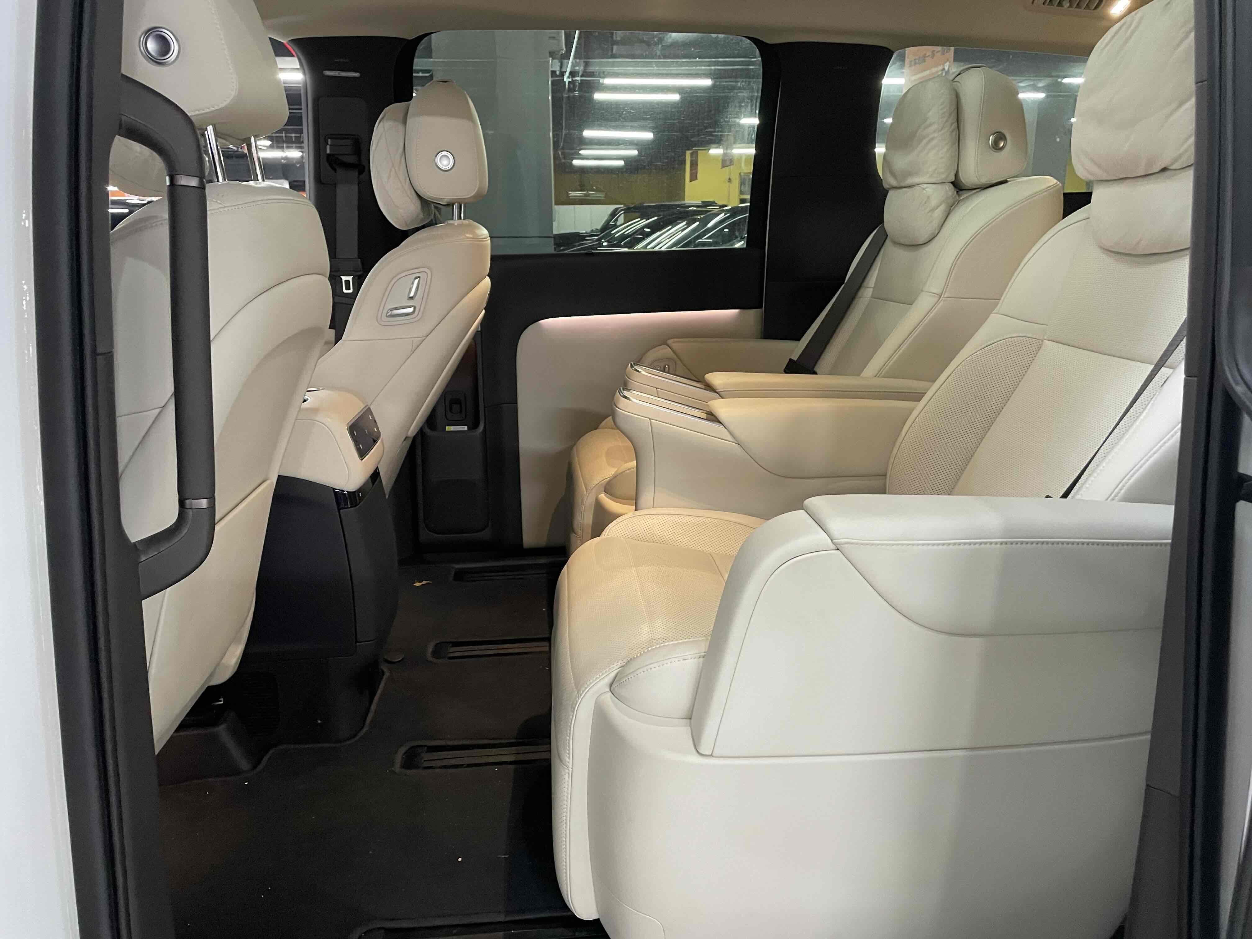 理想汽车 理想MEGA 2024 汽车图片 #7