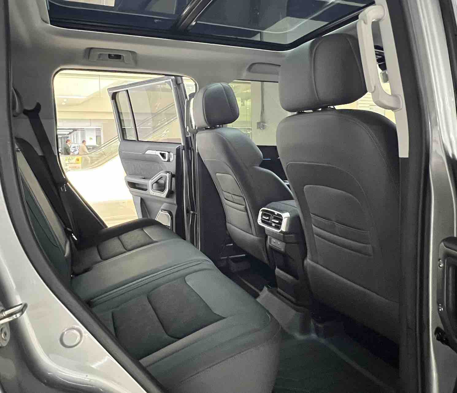 Jetour Traveller 2024 car image #7