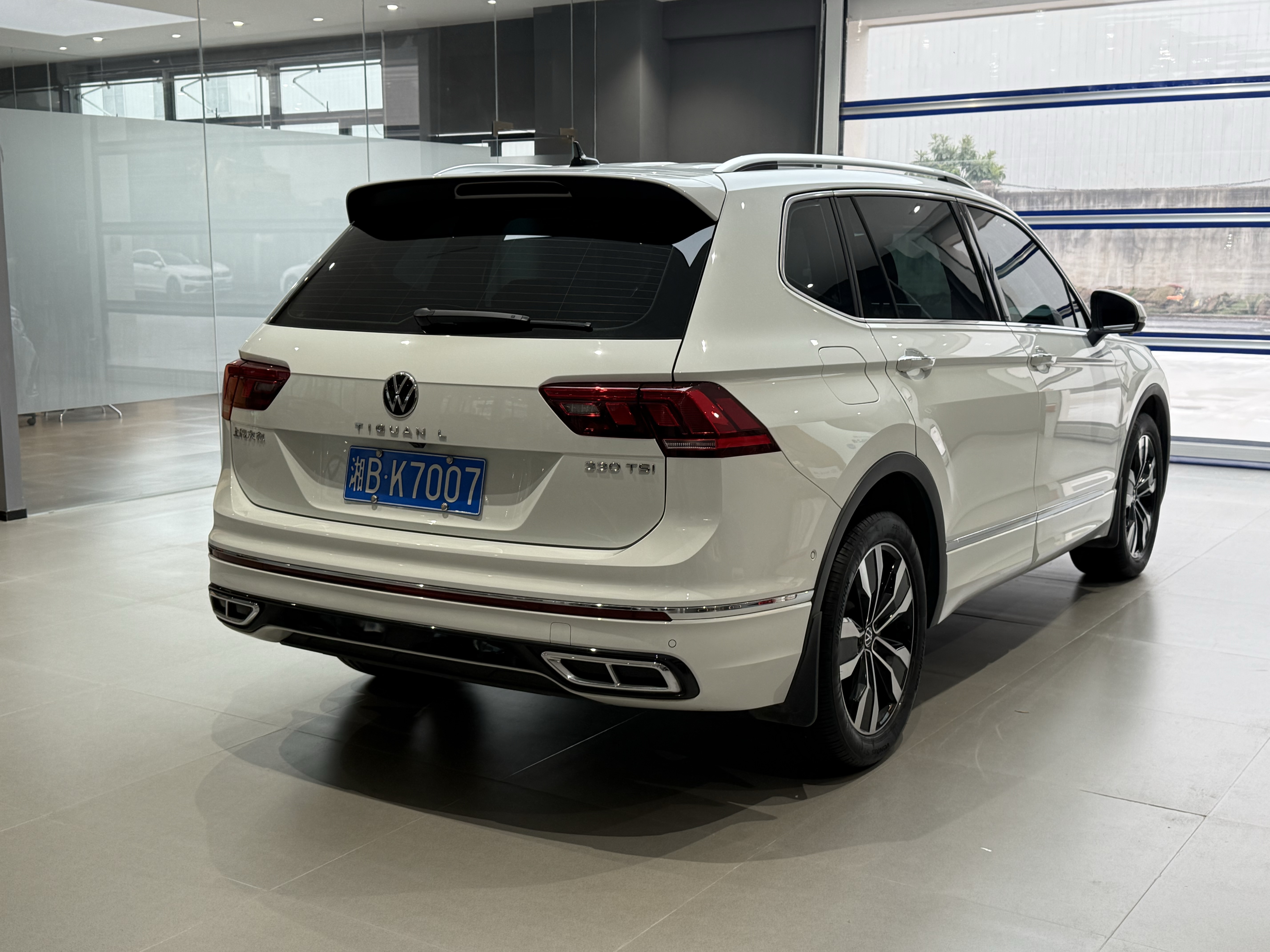 Volkswagen Tiguan L 2024 #7 Volkswagen Tiguan L 2024 immagine di auto #7