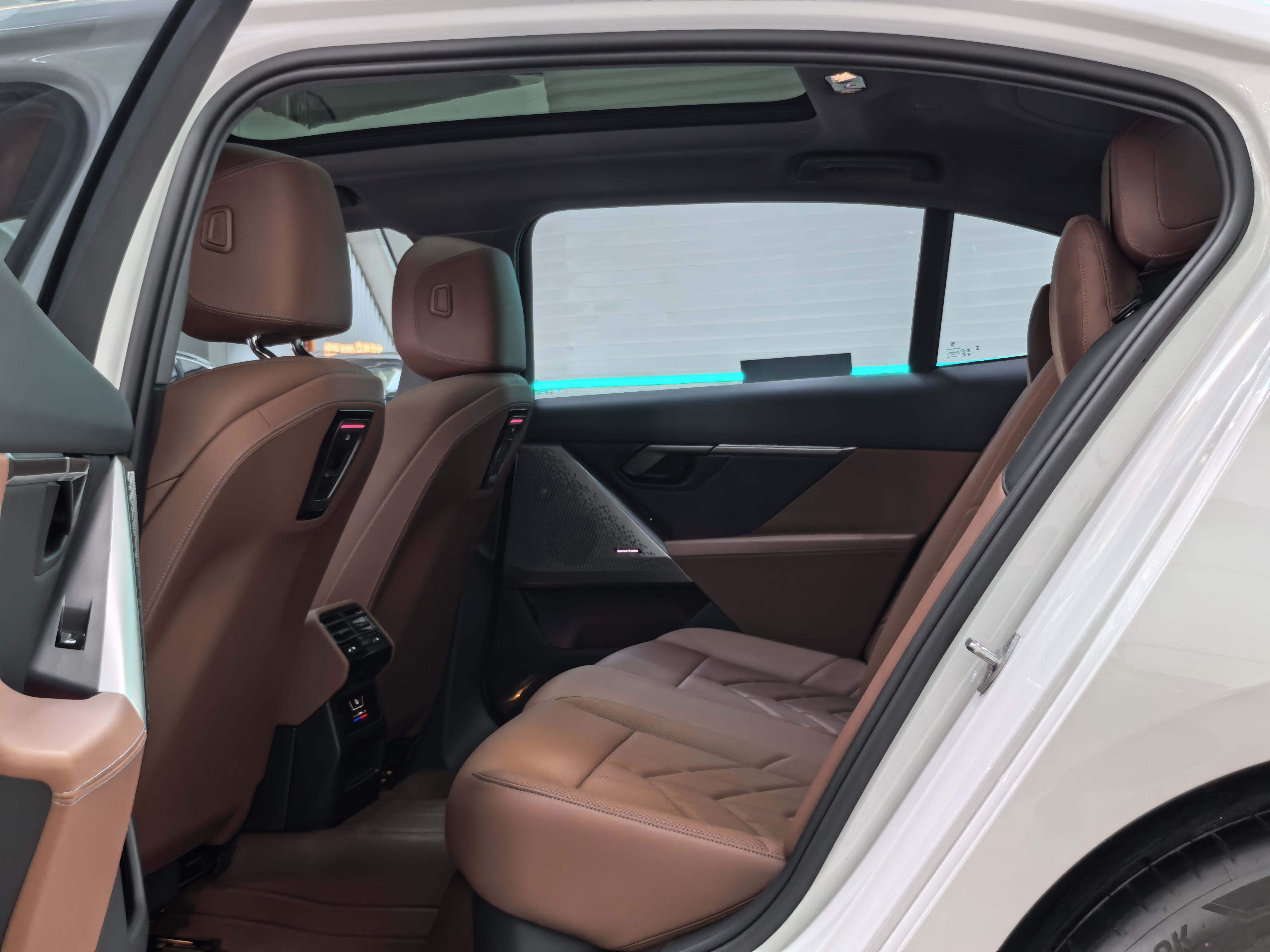 BMW 5 Series 2024 car image #7