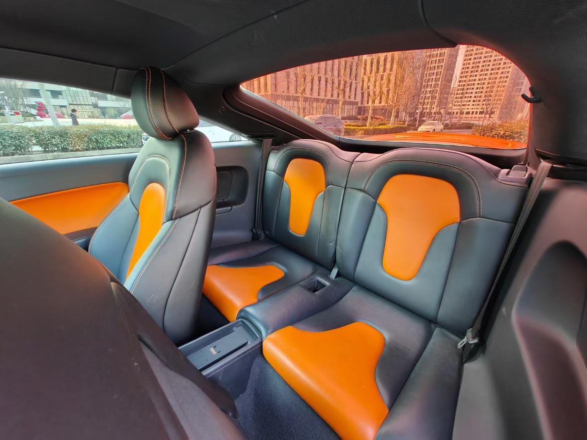 Audi TTS 2010 car image #7