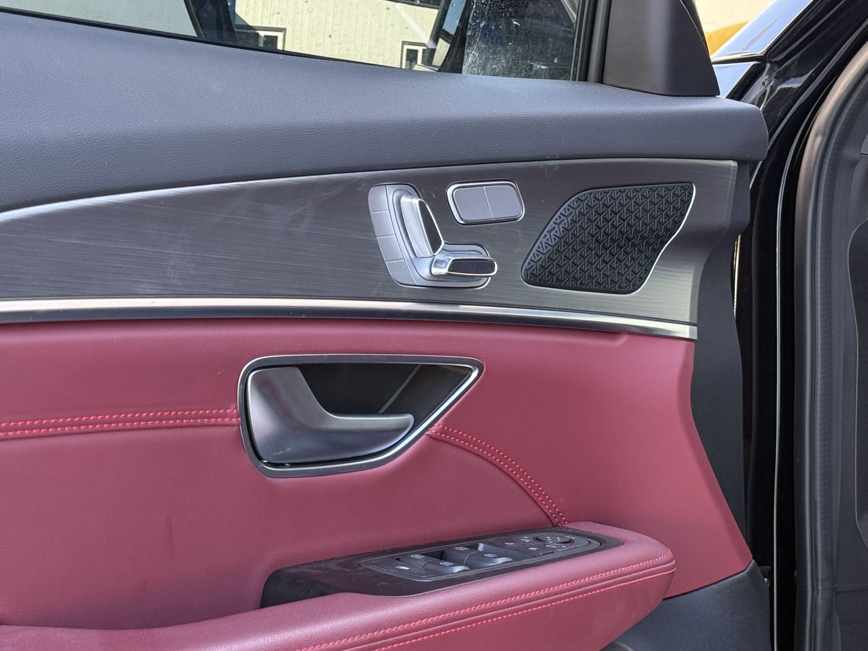 X70 PLUS 2024 car image #7