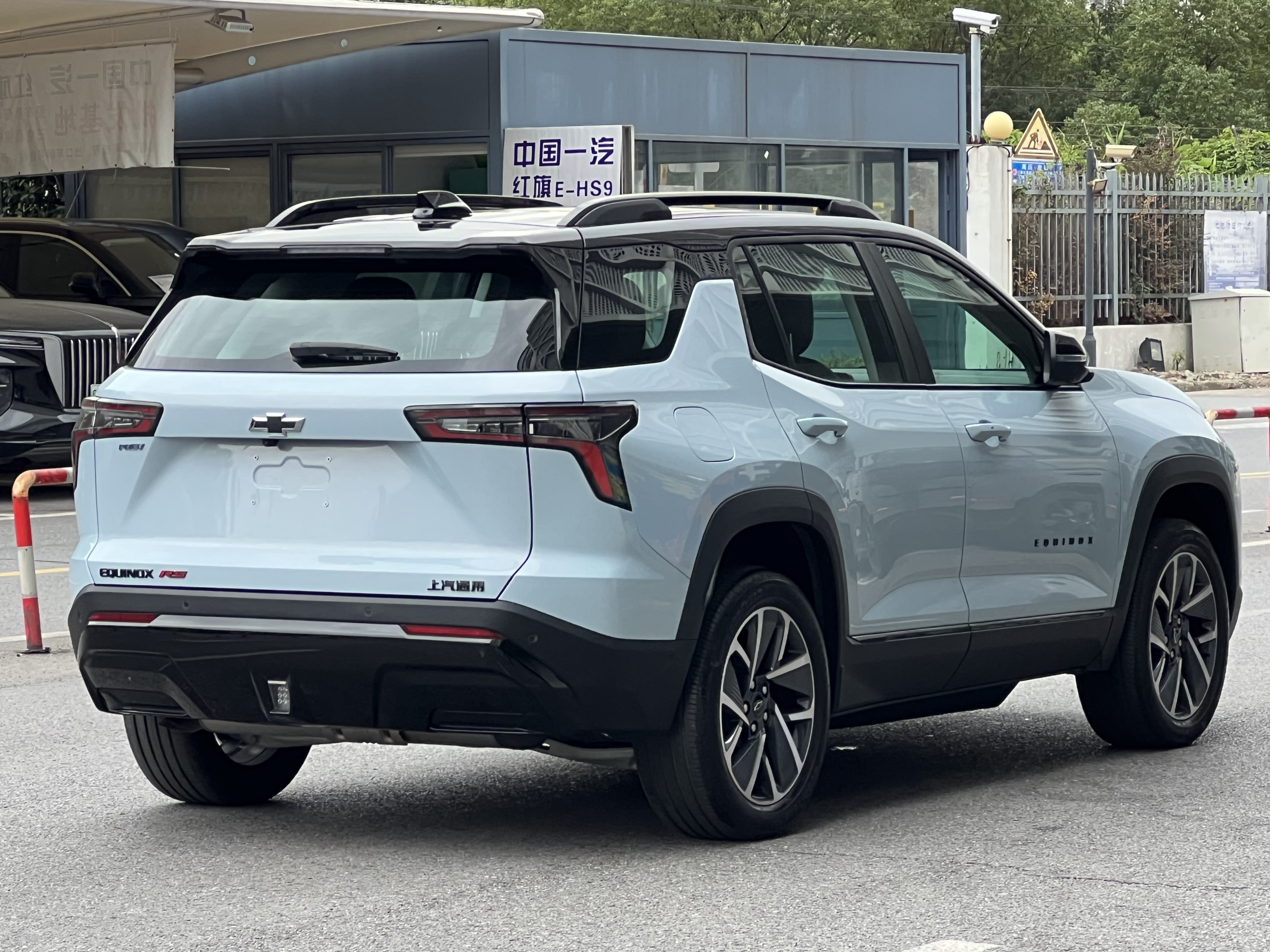 Chevrolet Equinox Plus 2025 car image #7