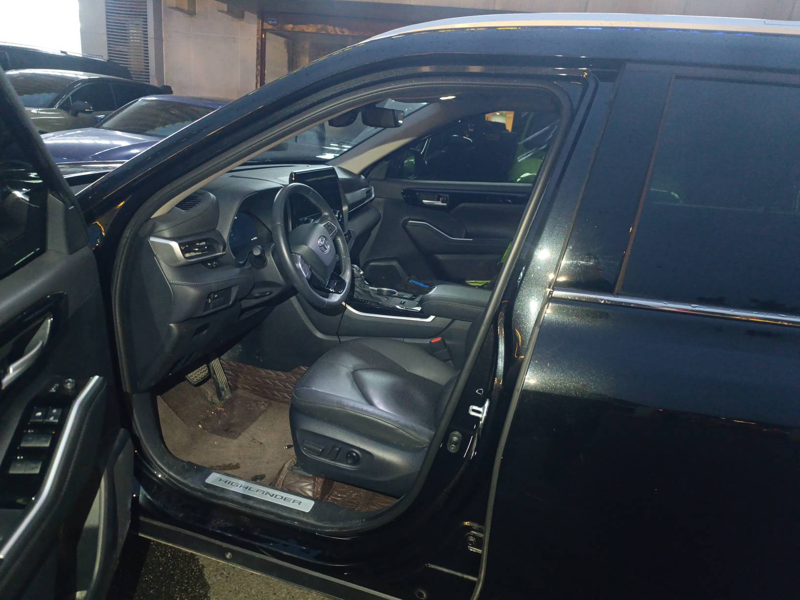 Toyota Highlander 2024 car image #7