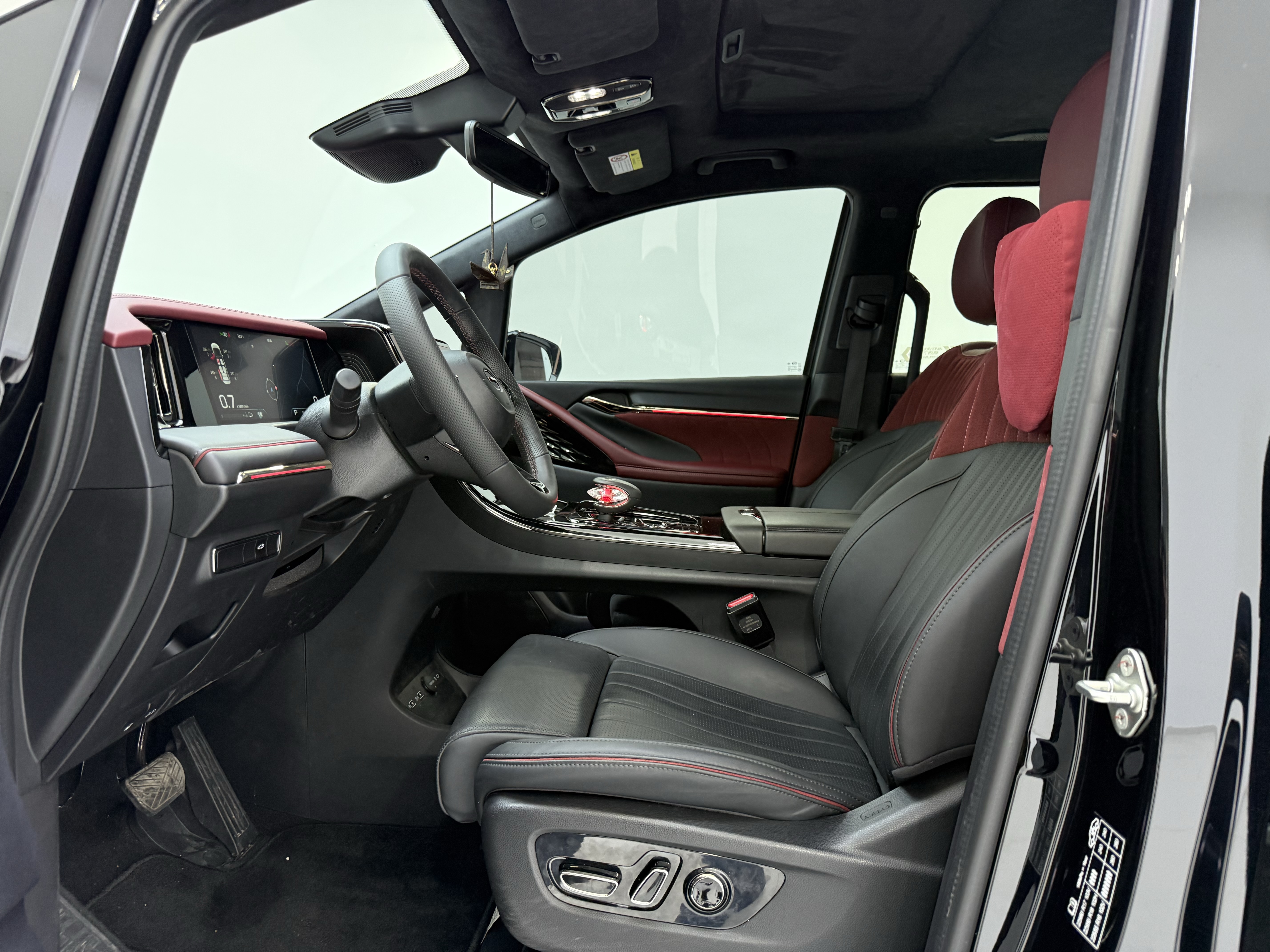 GAC Trumpchi M8 2025 #7 GAC Trumpchi M8 2025 car image #7