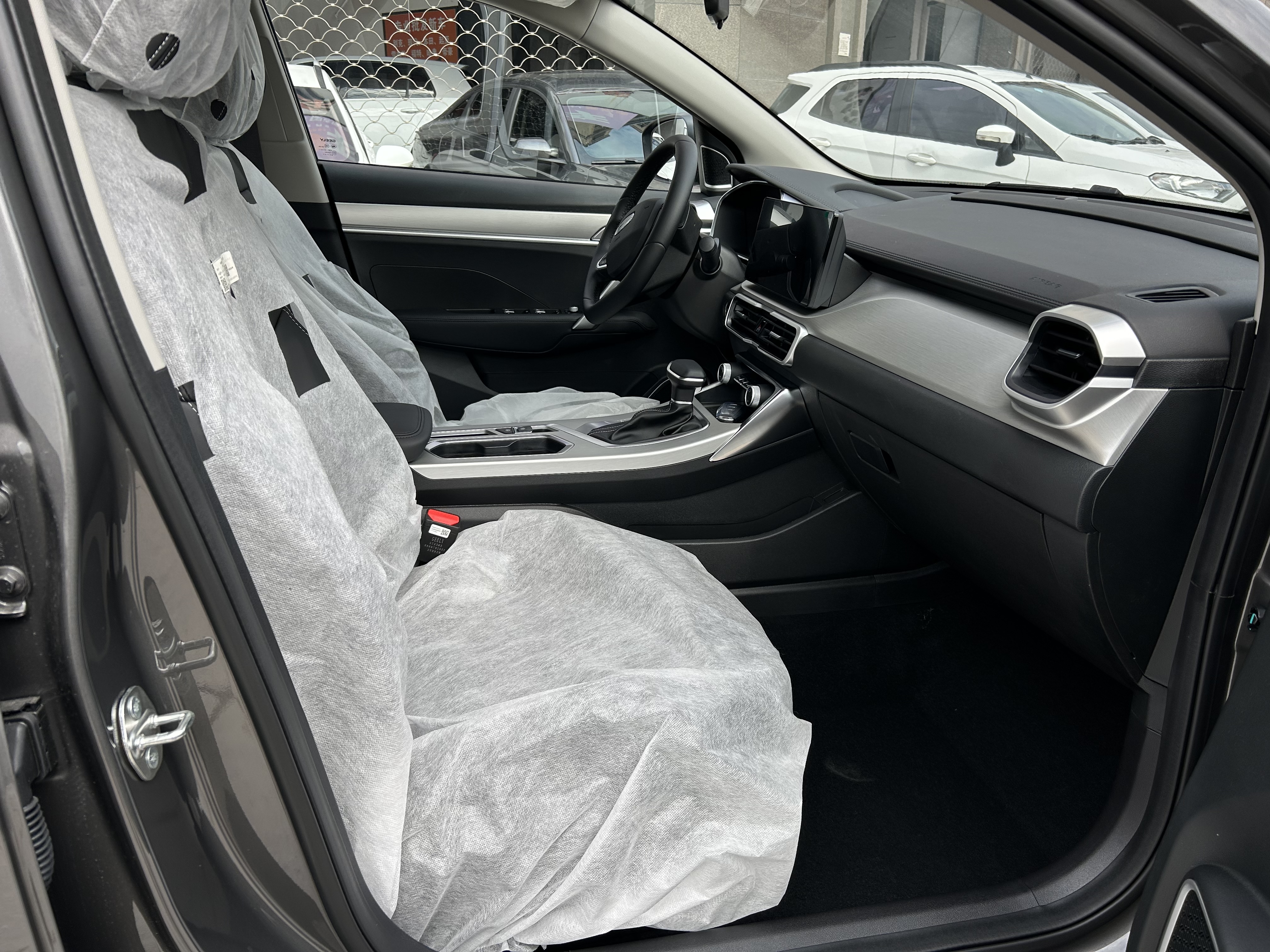 GEELY Coolray 2026 #7 GEELY Coolray 2026 car image #7