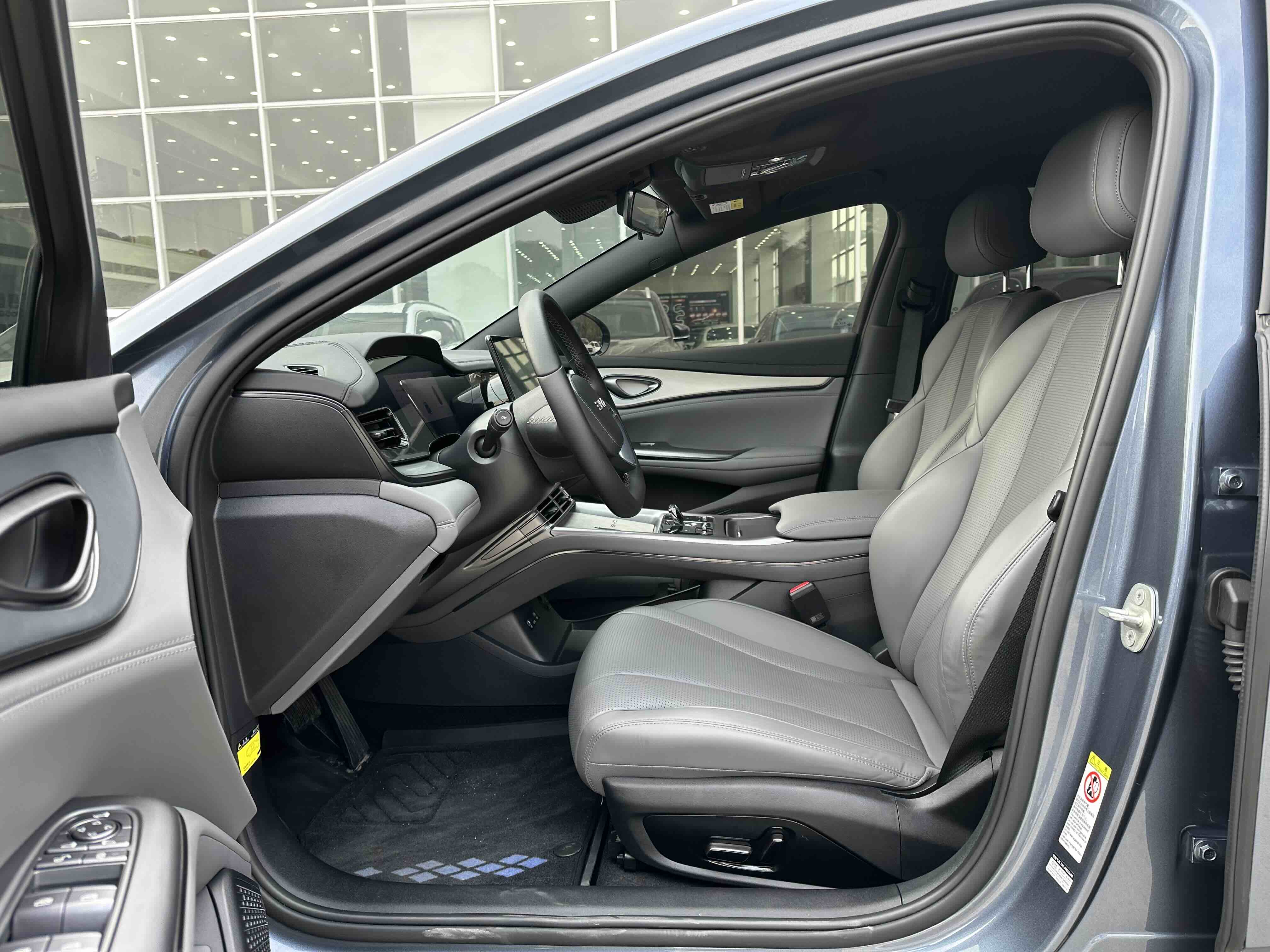 BYD Seal 07 DM-i 2025 immagine di auto #7