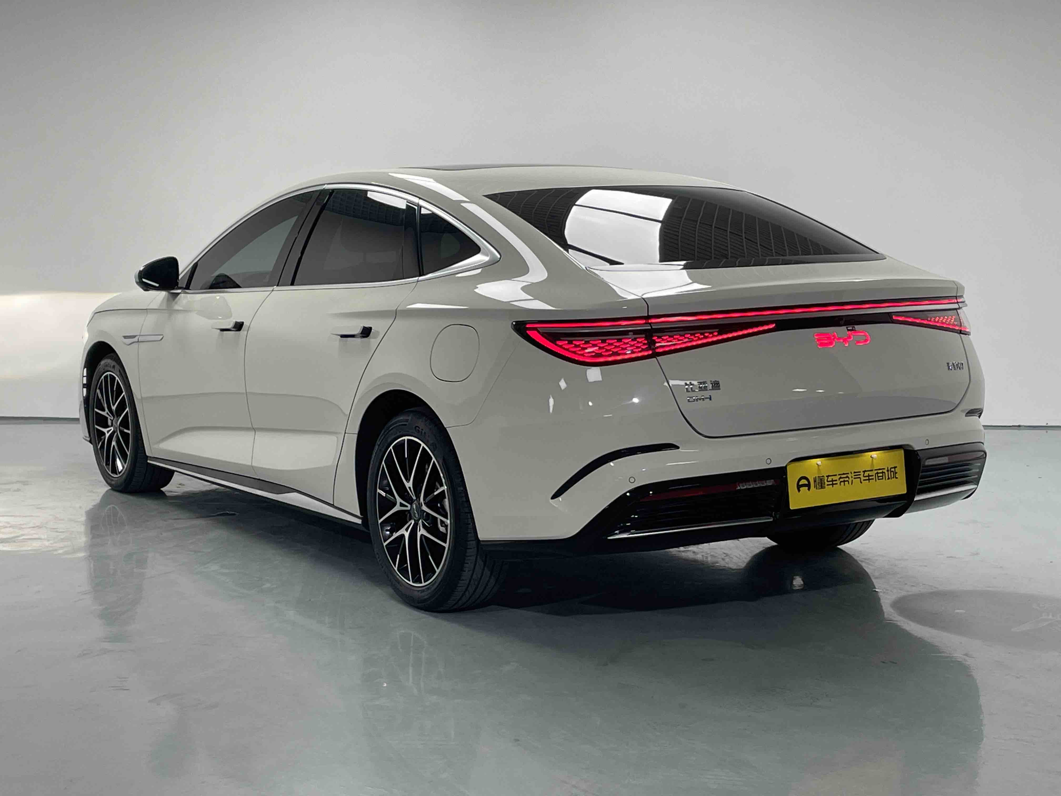 BYD Seal 07 DM-i 2024 صورة سيارة #7