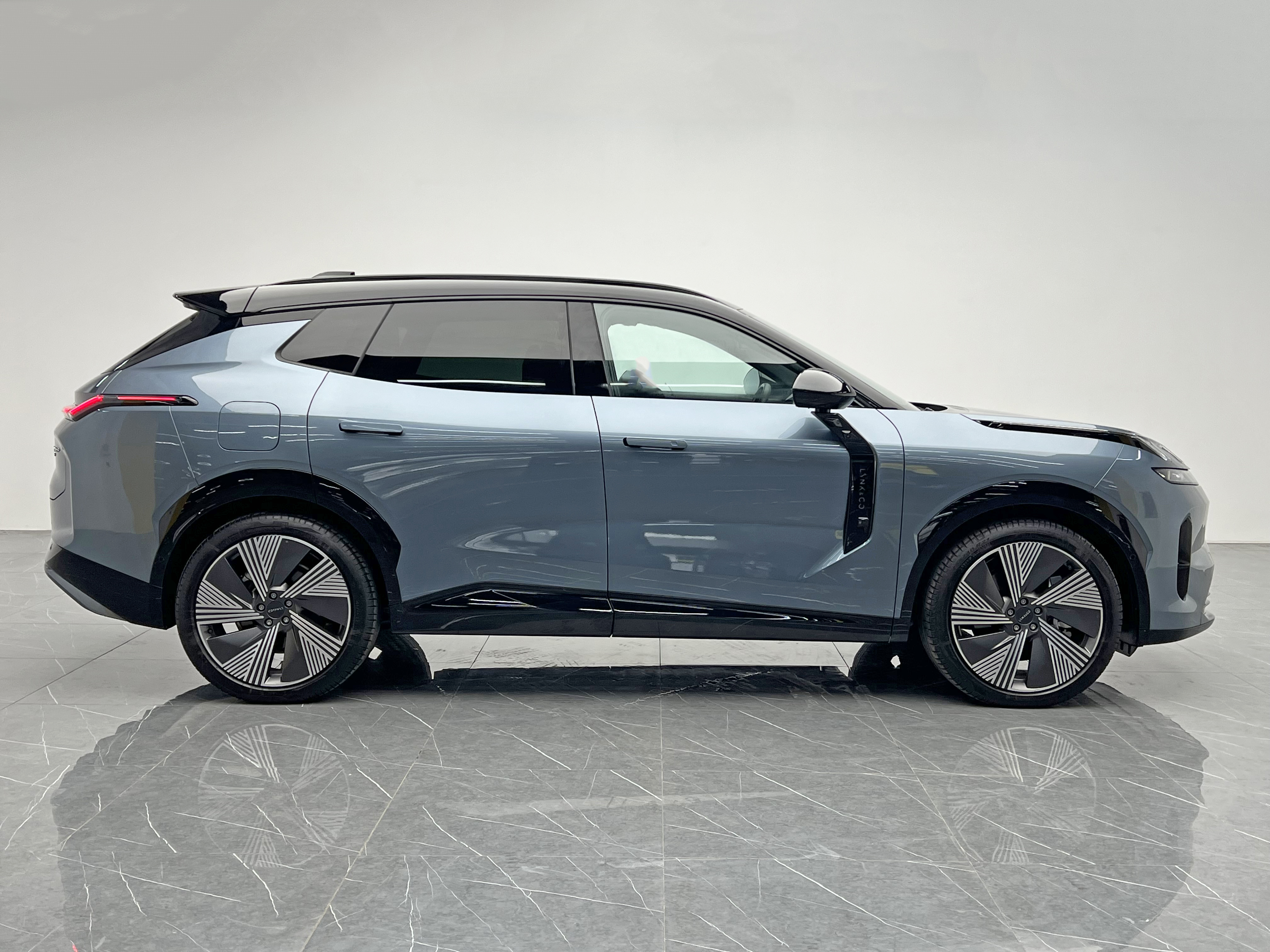 Lynk & Co 08 EM-P 2024 #7 Lynk & Co 08 EM-P 2024 car image #7