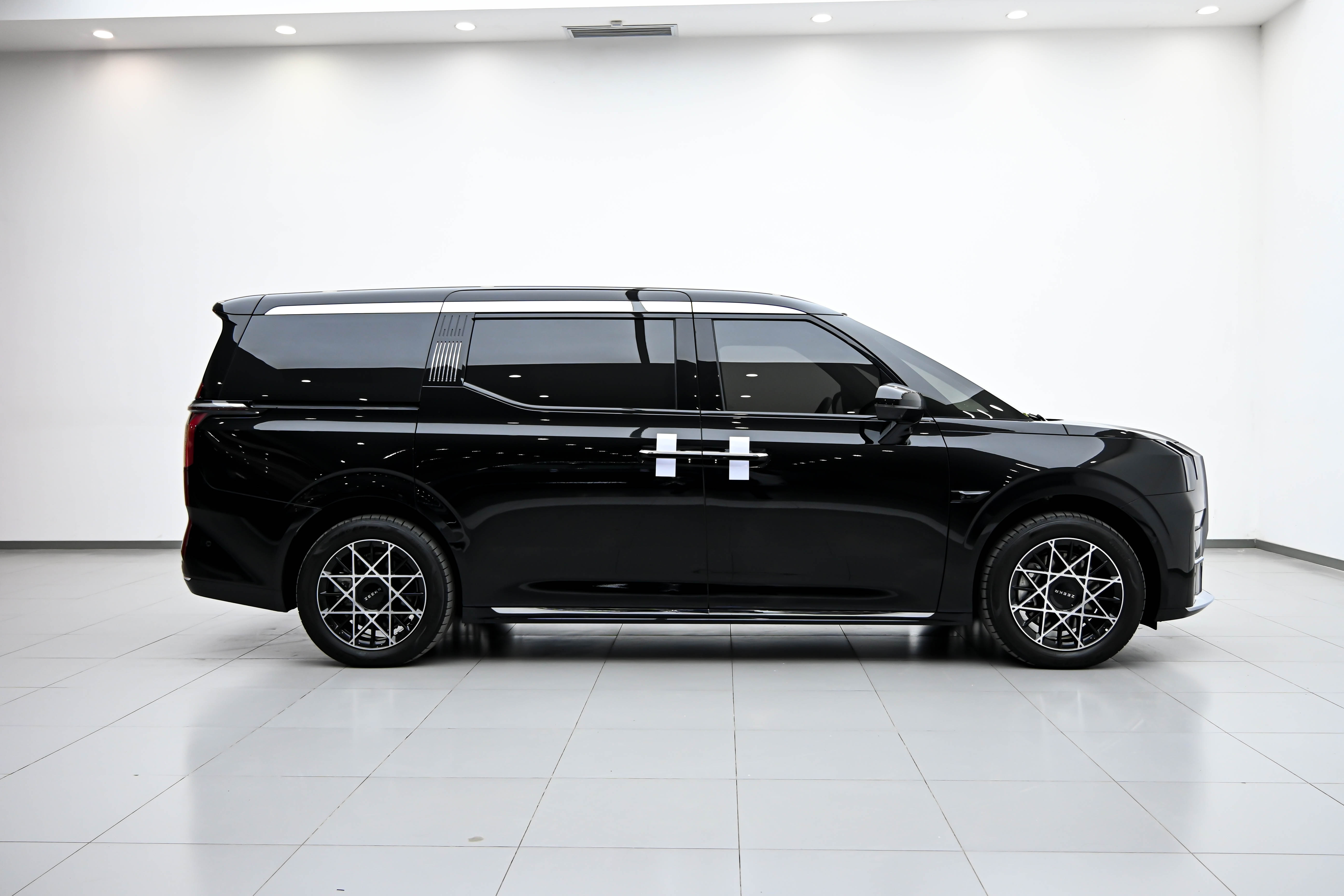 极氪 极氪009 2024 汽车图片 #7