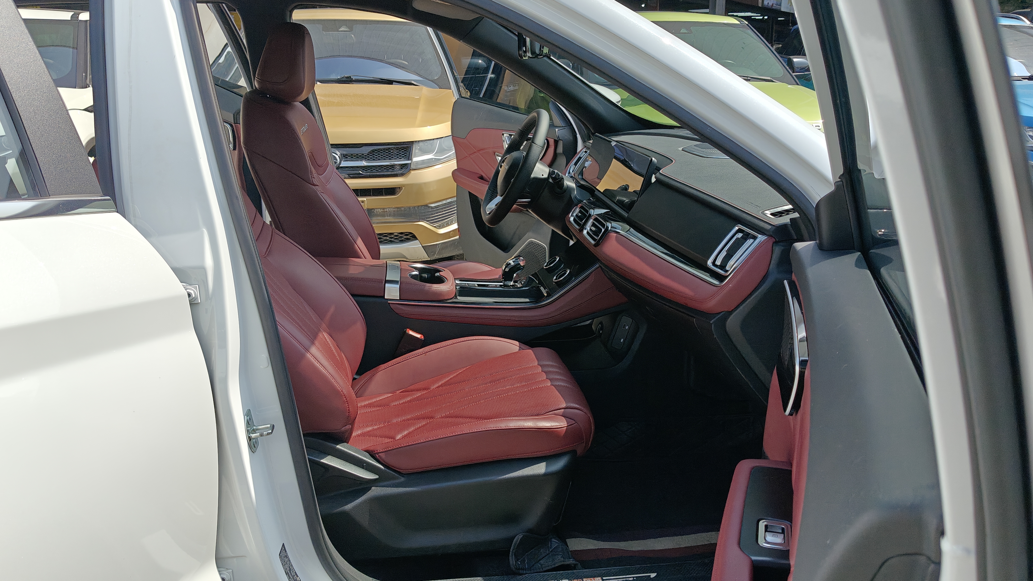 Jetour X70 PLUS 2025 #7 Jetour X70 PLUS 2025 car image #7