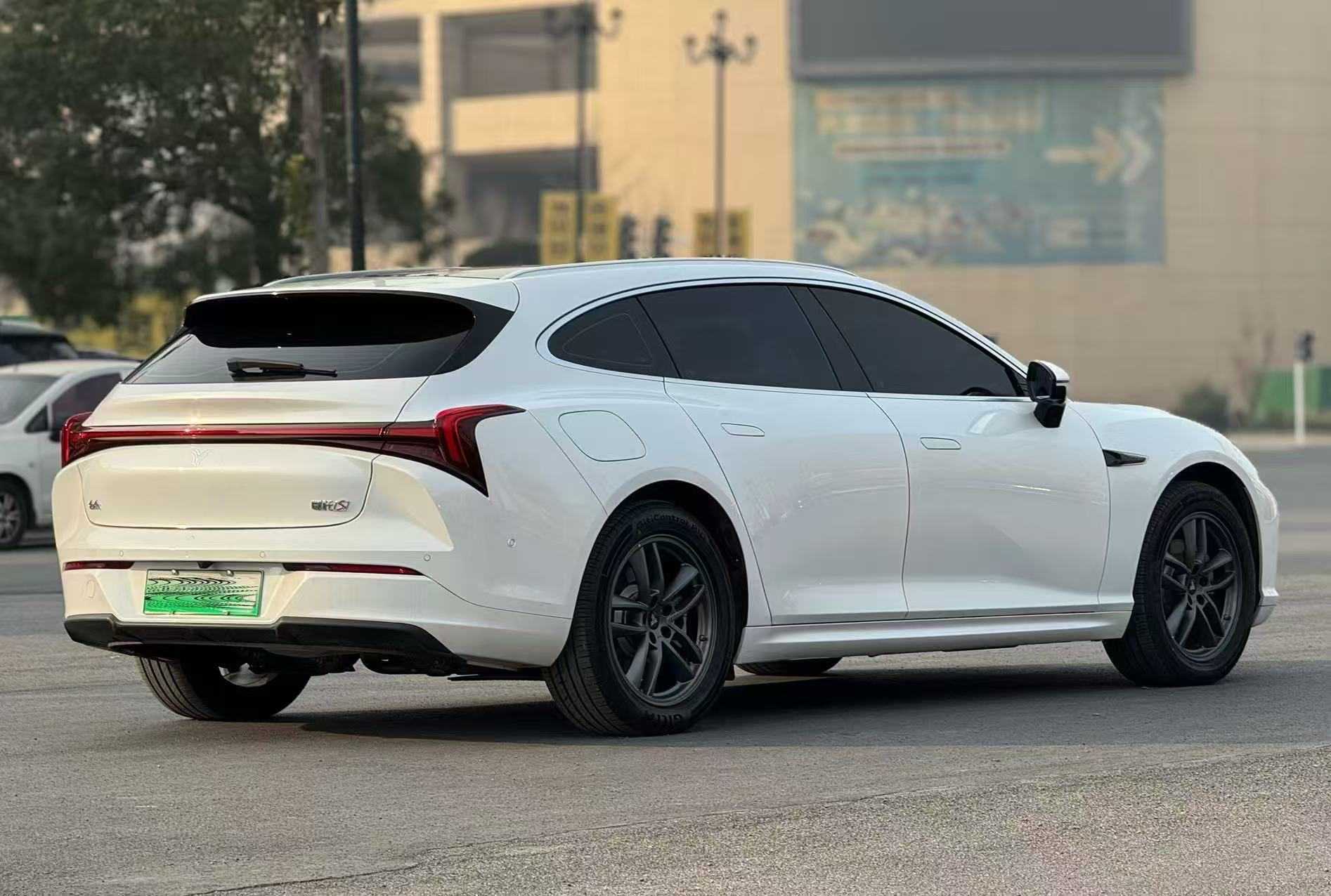 哪吒汽车 哪吒S猎装 2025 #7 哪吒汽车 哪吒S猎装 2025 汽车图片 #7