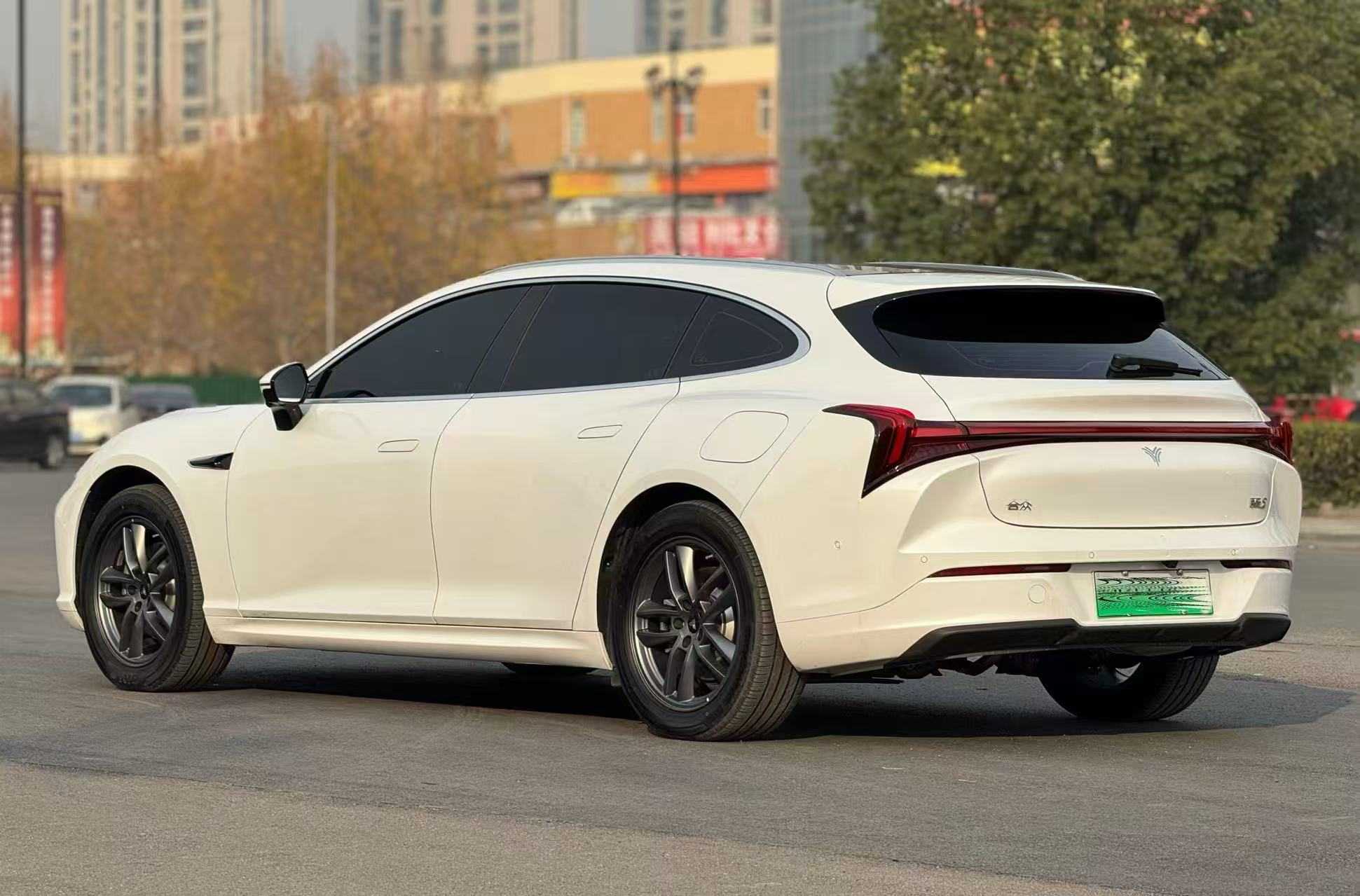 哪吒汽车 哪吒S猎装 2025 汽车图片 #7