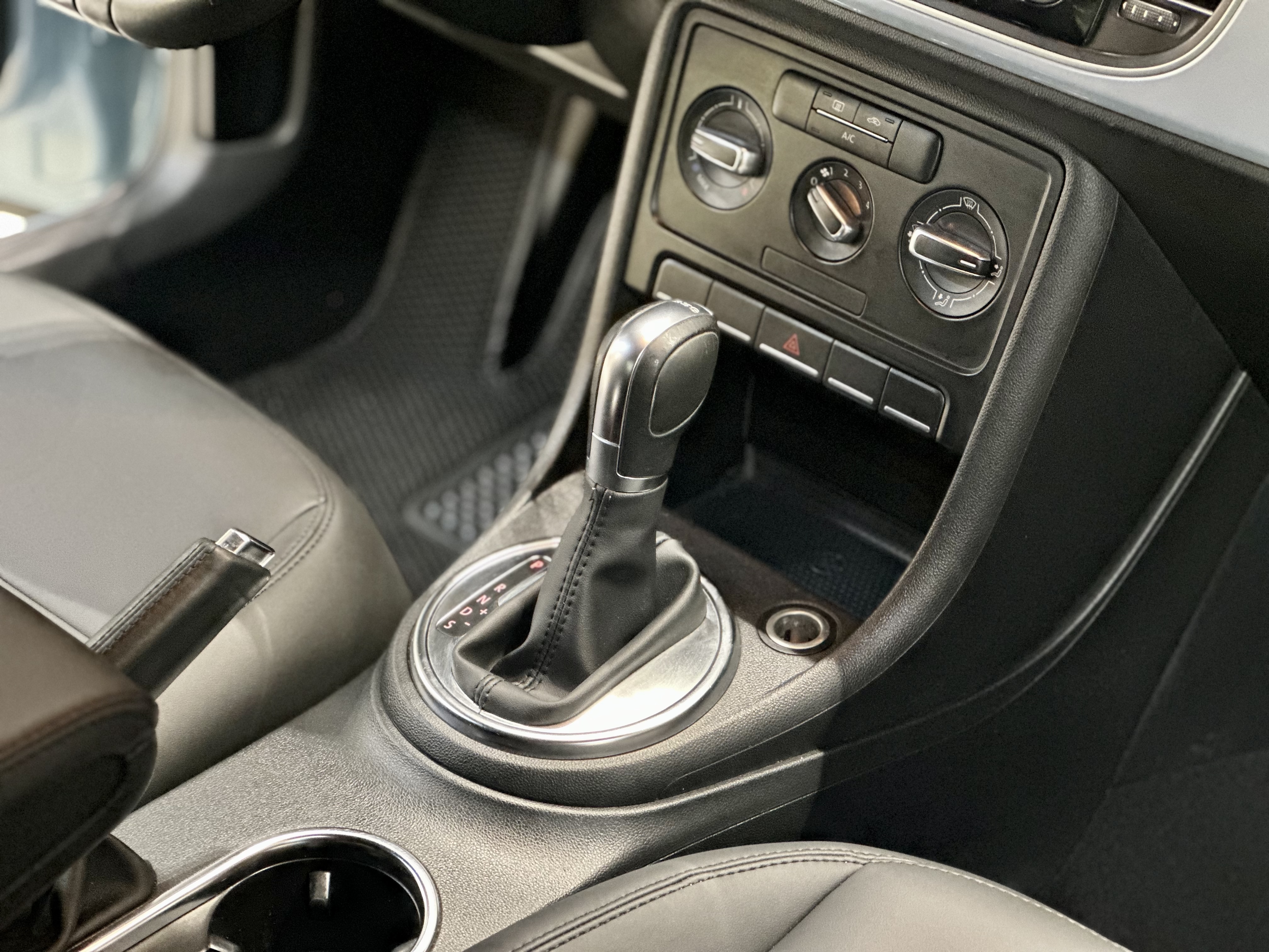 Volkswagen Beetle 2014 immagine di auto #7