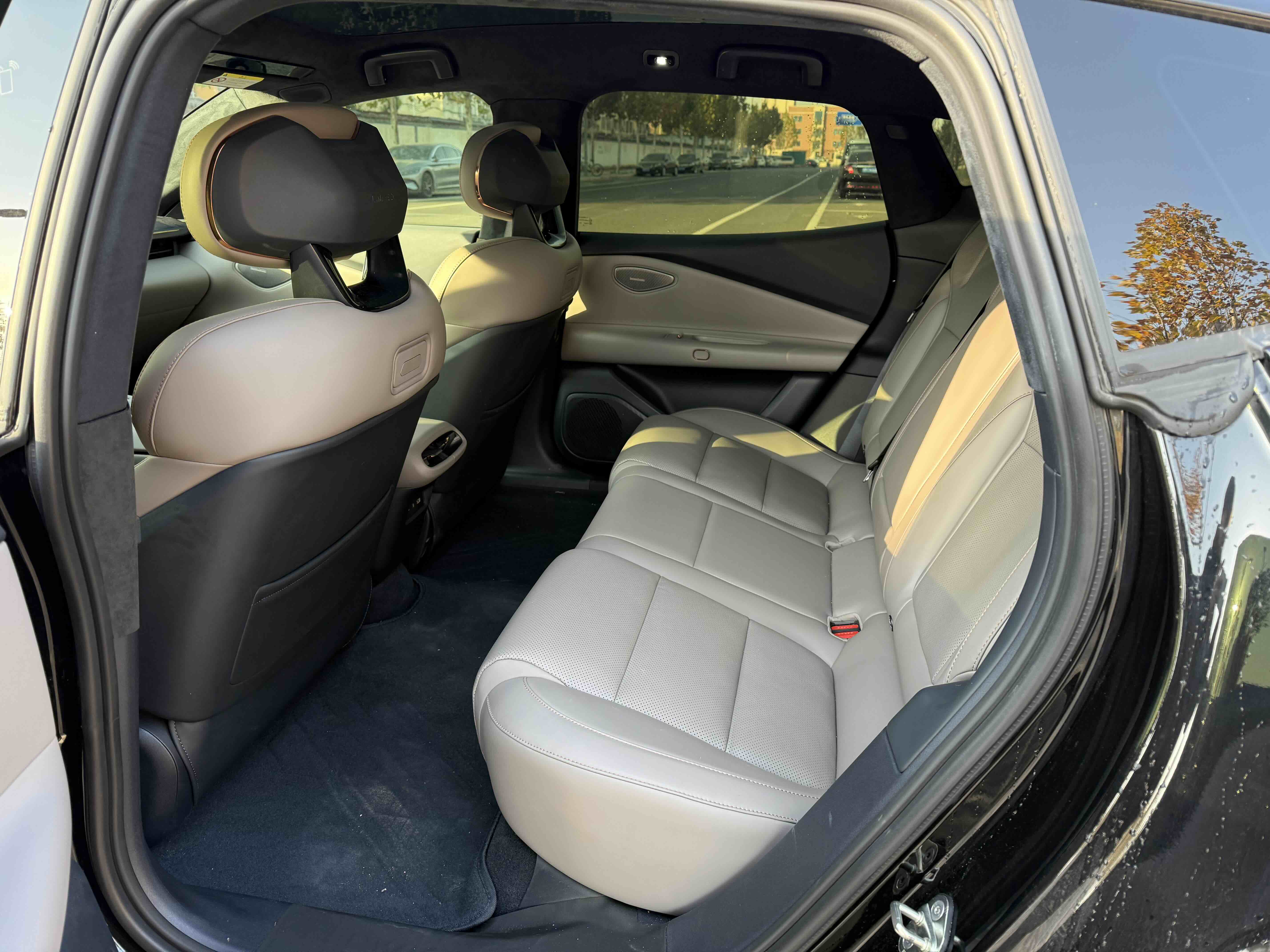 Lynk & Co 2024 car image #7