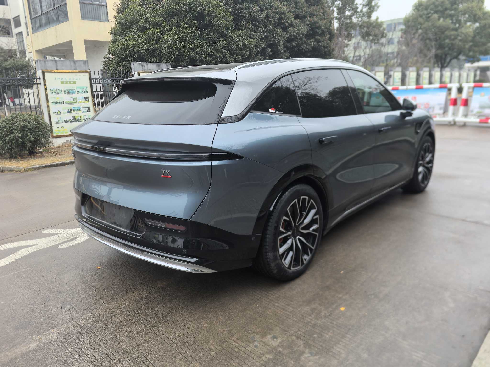 极氪 极氪7X 2024 汽车图片 #7