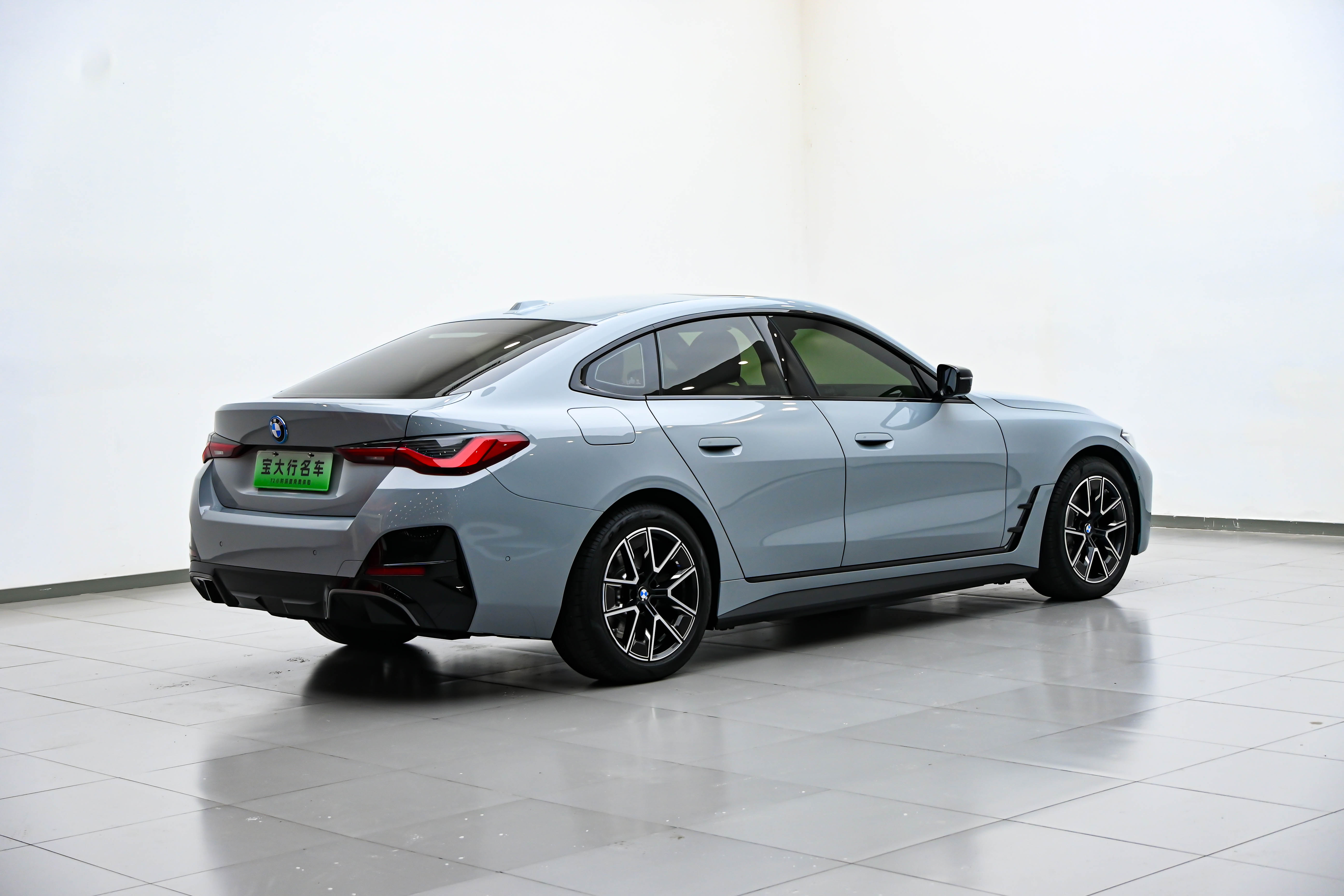 BMW i4 2025 car image #7