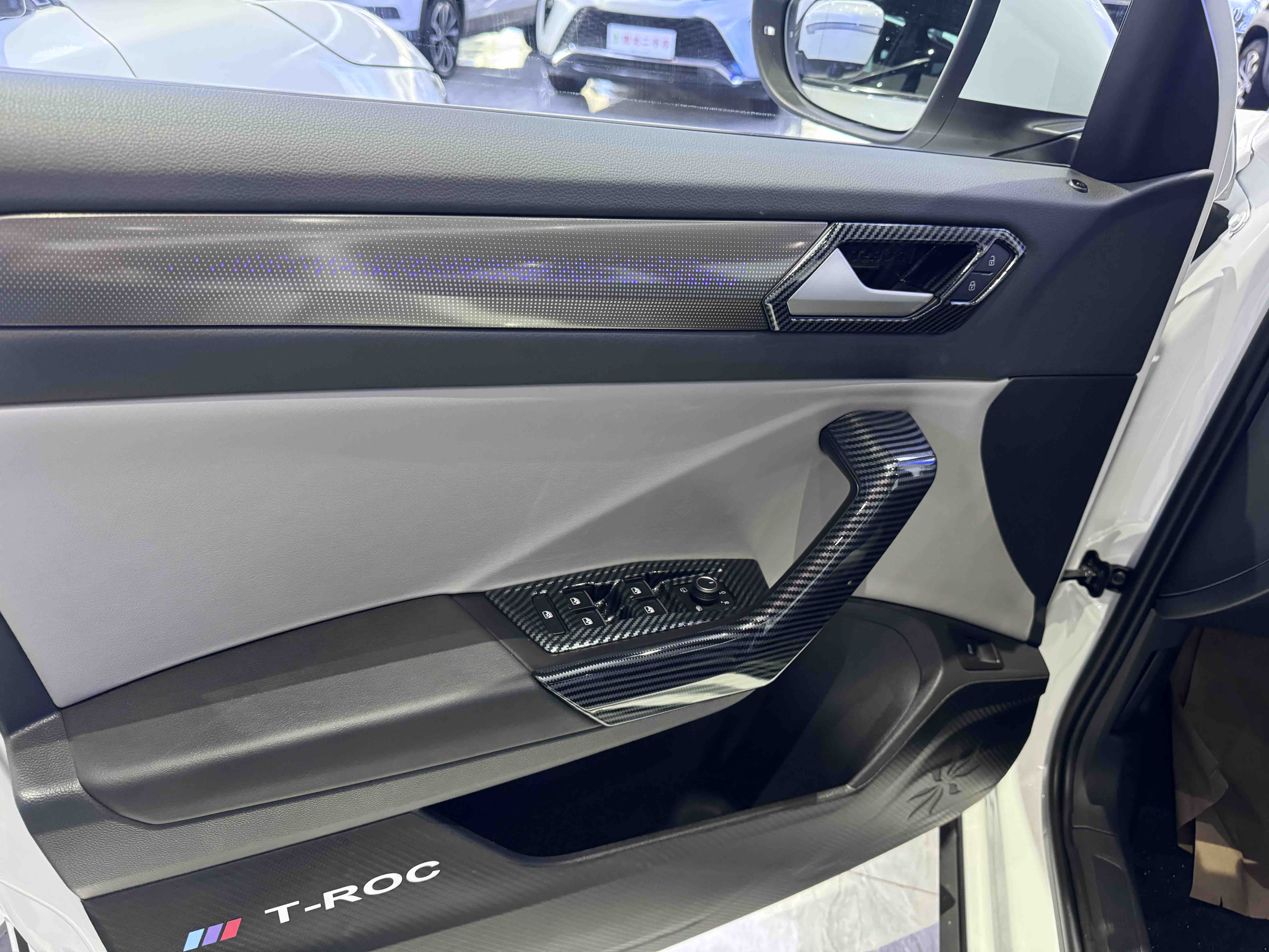 T-Roc 2025 car image #7
