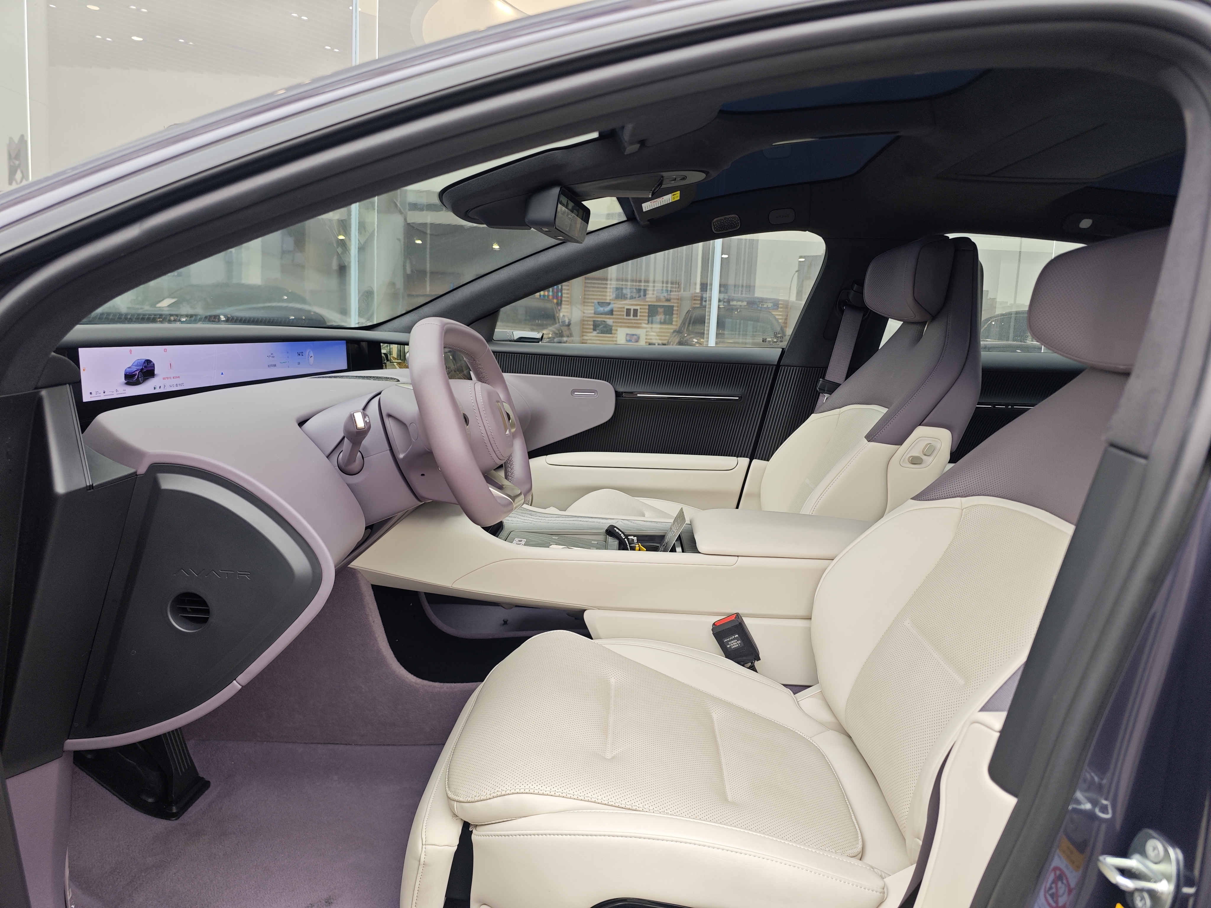 Avatr 12 2024 car image #7