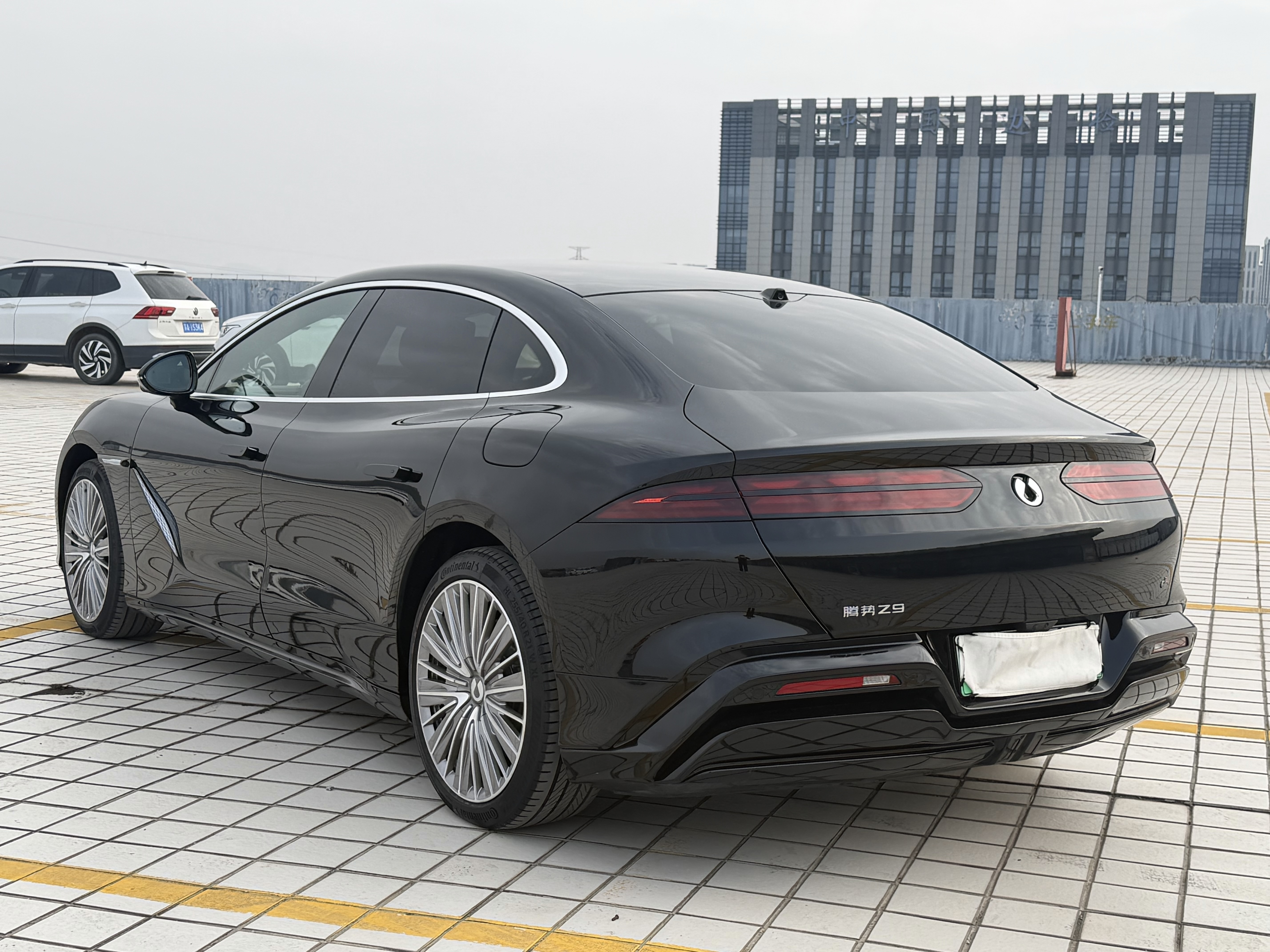 Denza Z9 2024 car image #7