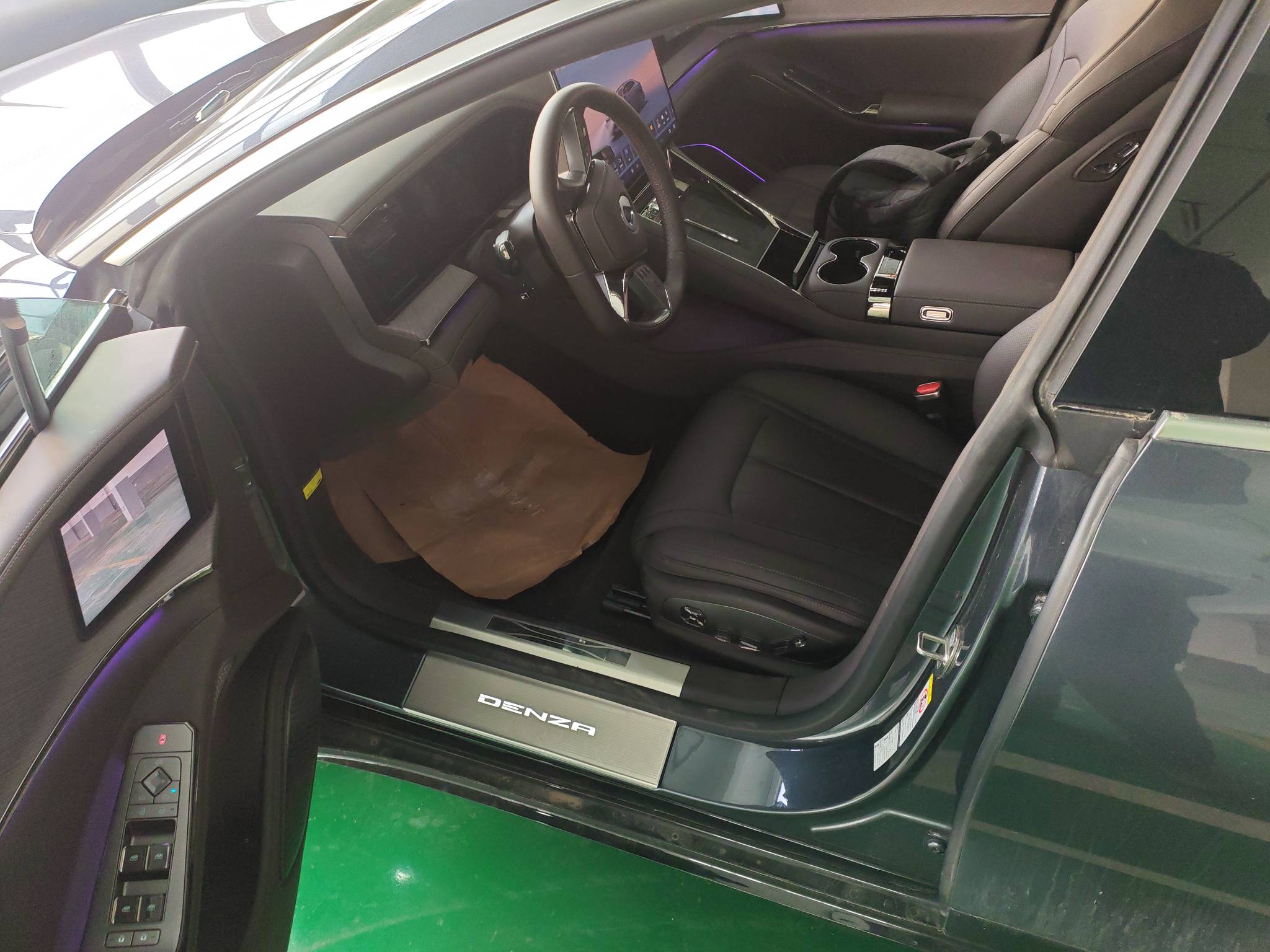 Denza Z9 2024 imagem de carro #7