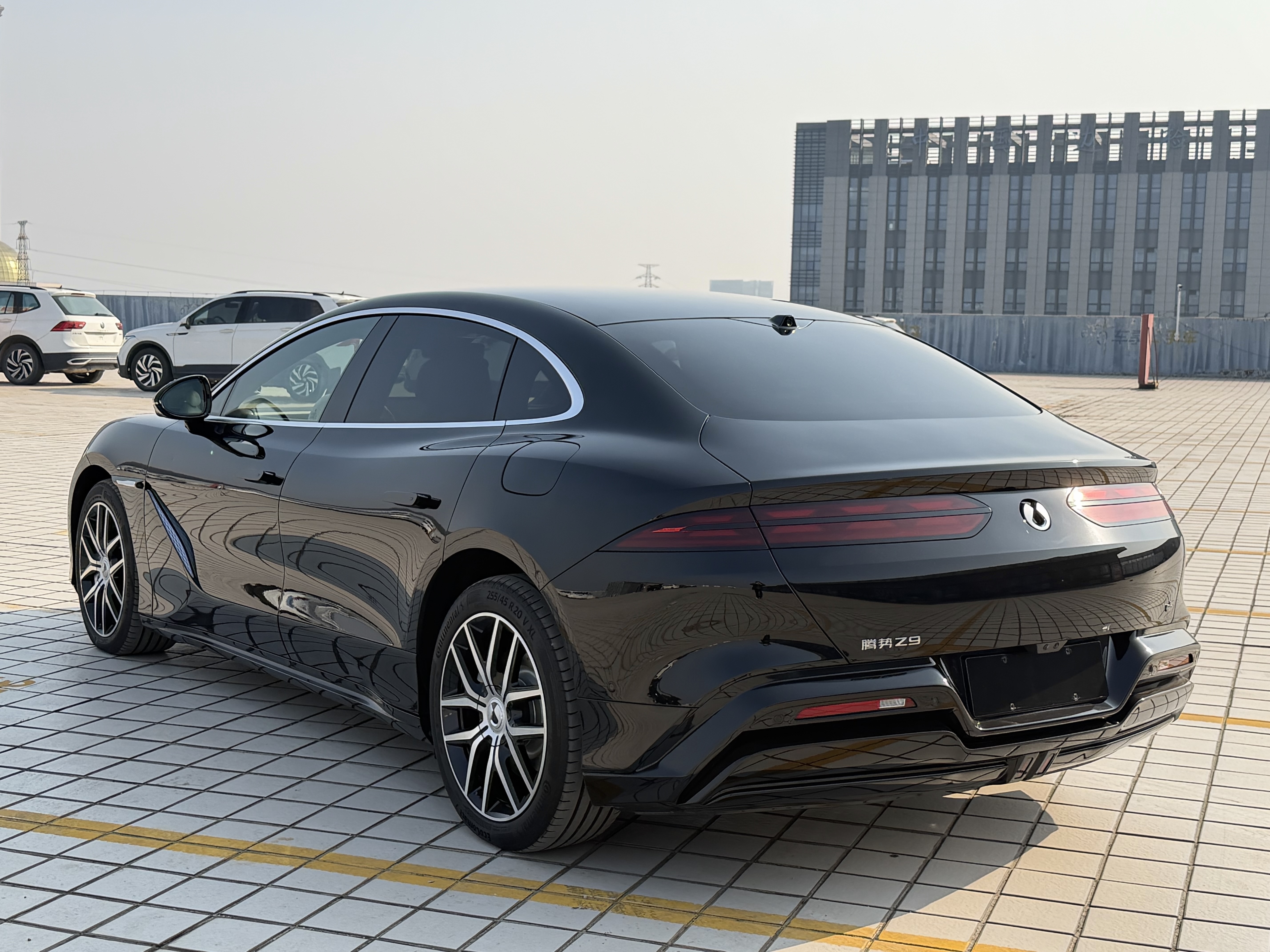 Denza Z9 2025 car image #7