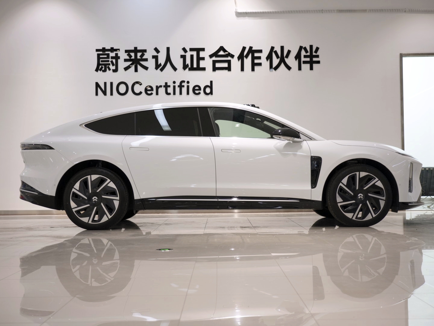 NIO ET9 2025 изображение автомобиля #7