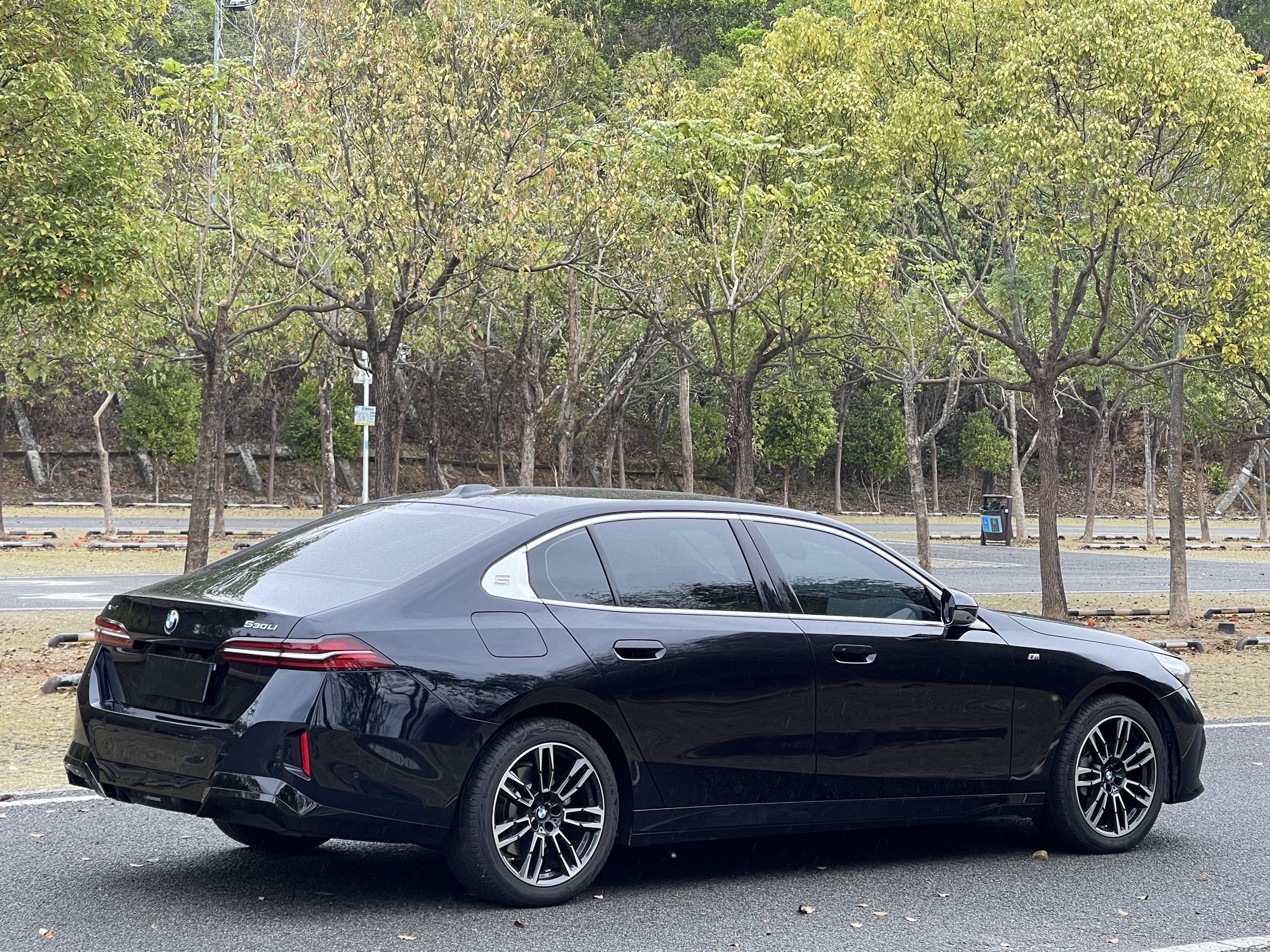 BMW 5 Series 2024 car image #7