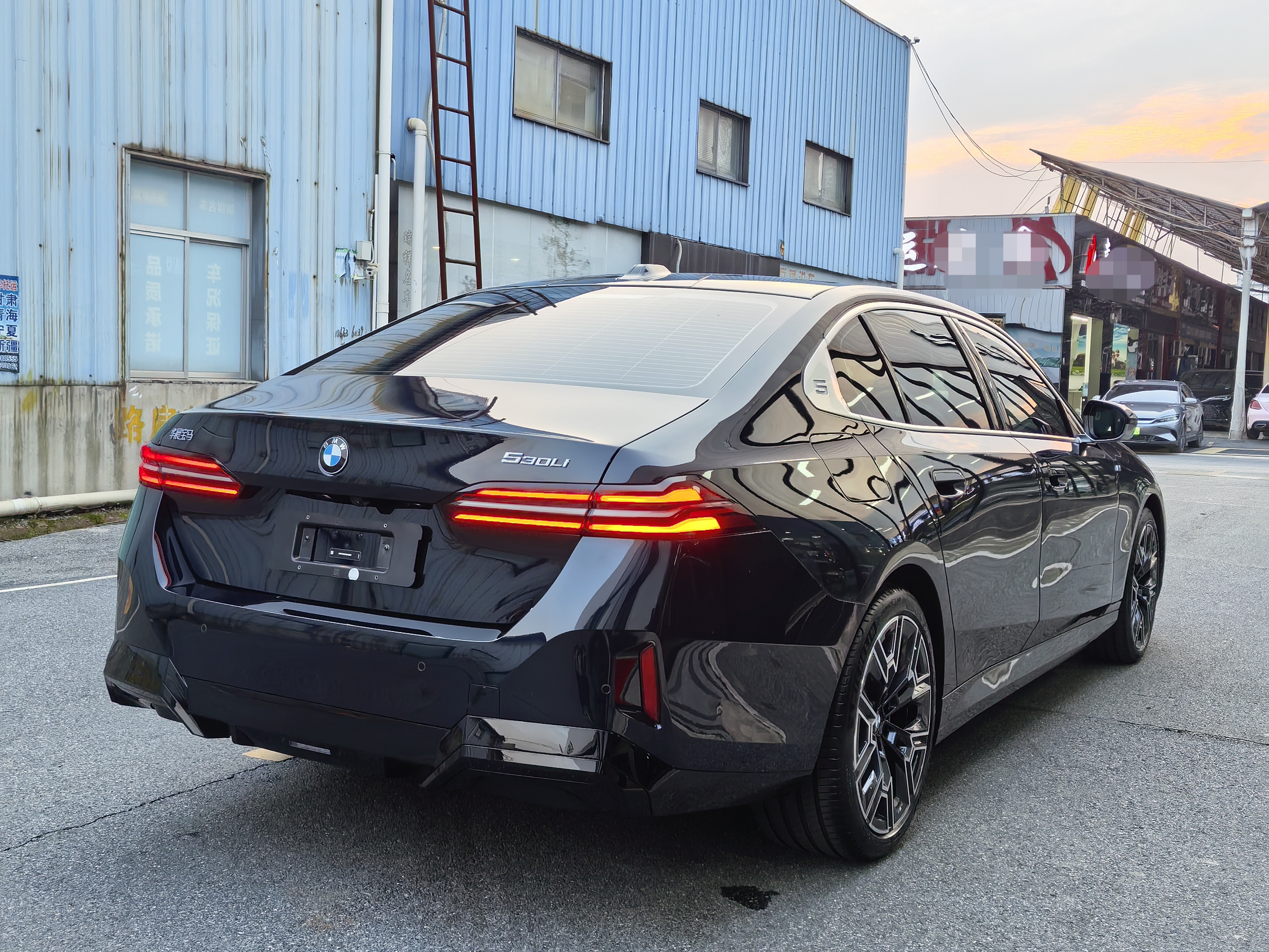 BMW 5 Series 2025 #7 BMW 5 Series 2025 car image #7