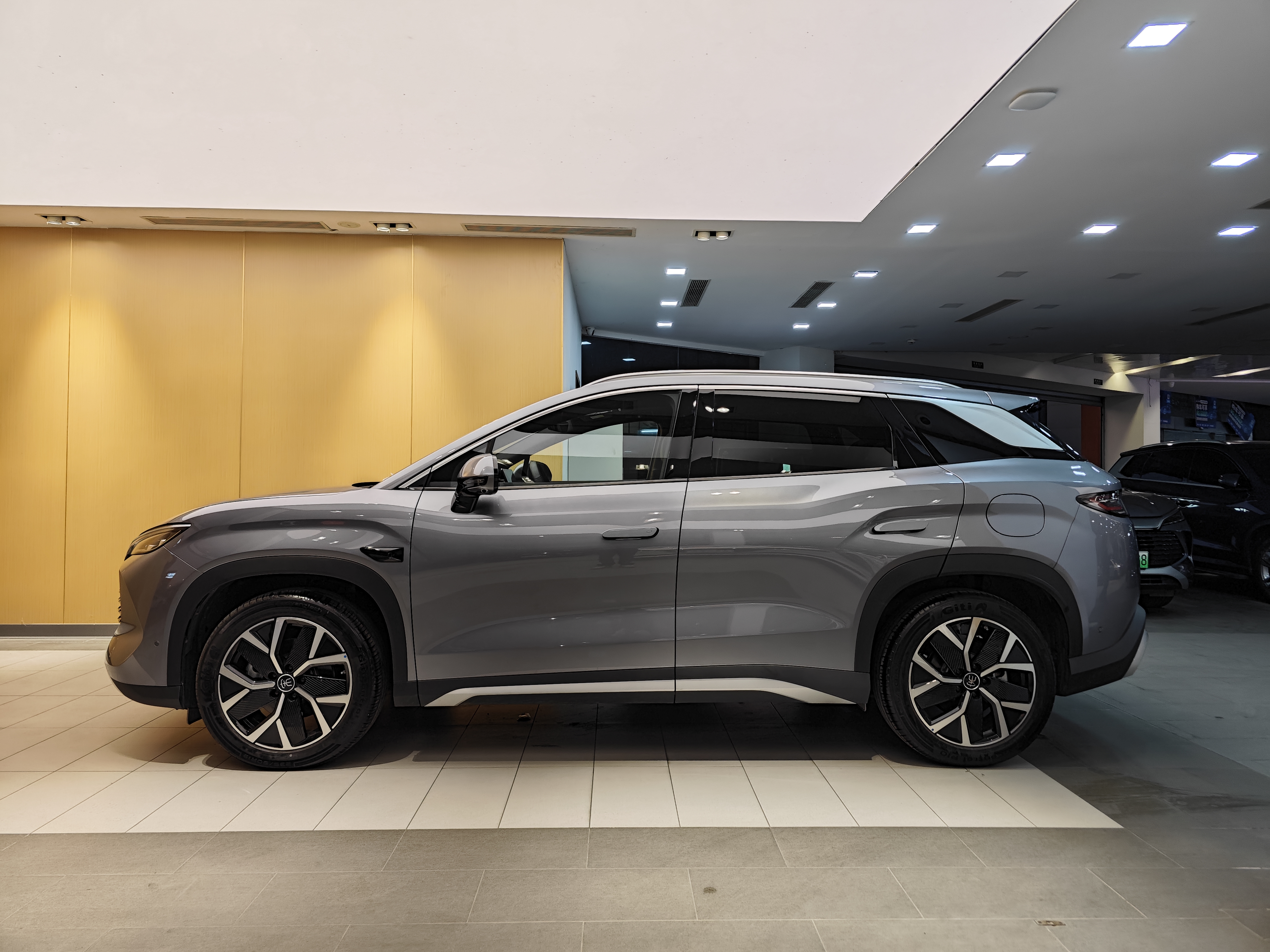 BYD SongL DM-i 2025 car image #7