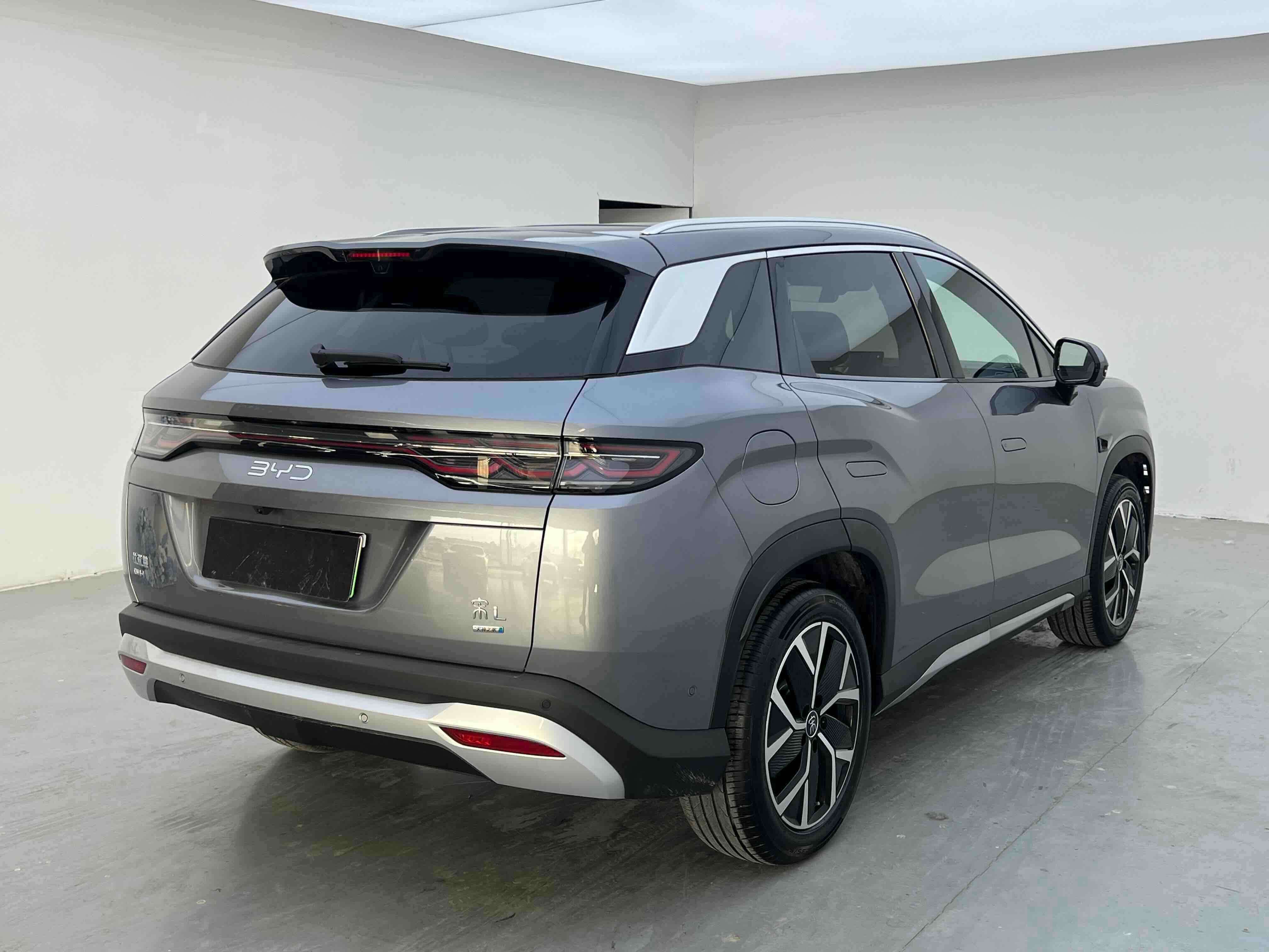 BYD SongL DM-i 2025 car image #7