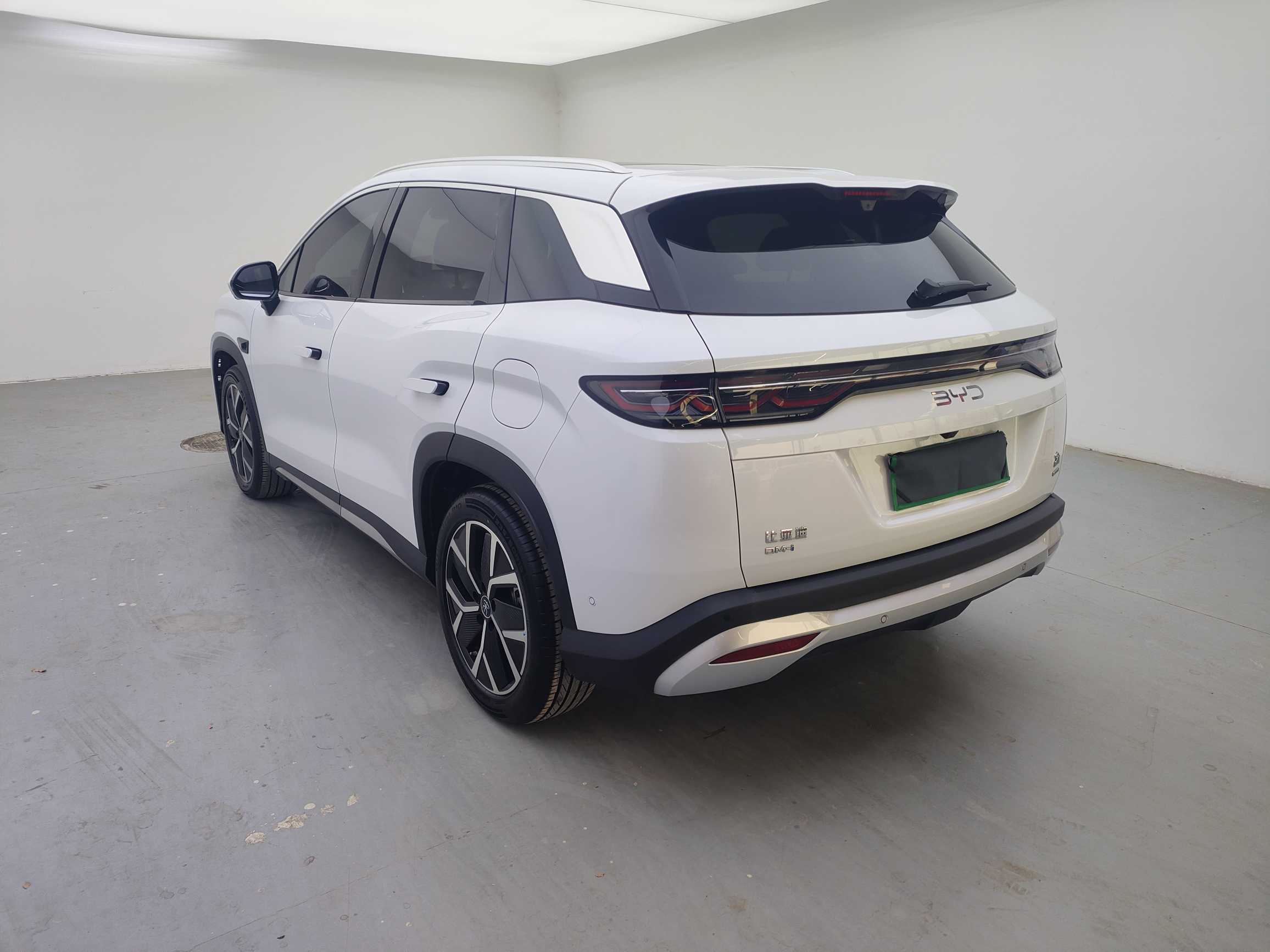 BYD SongL DM-i 2025 car image #7