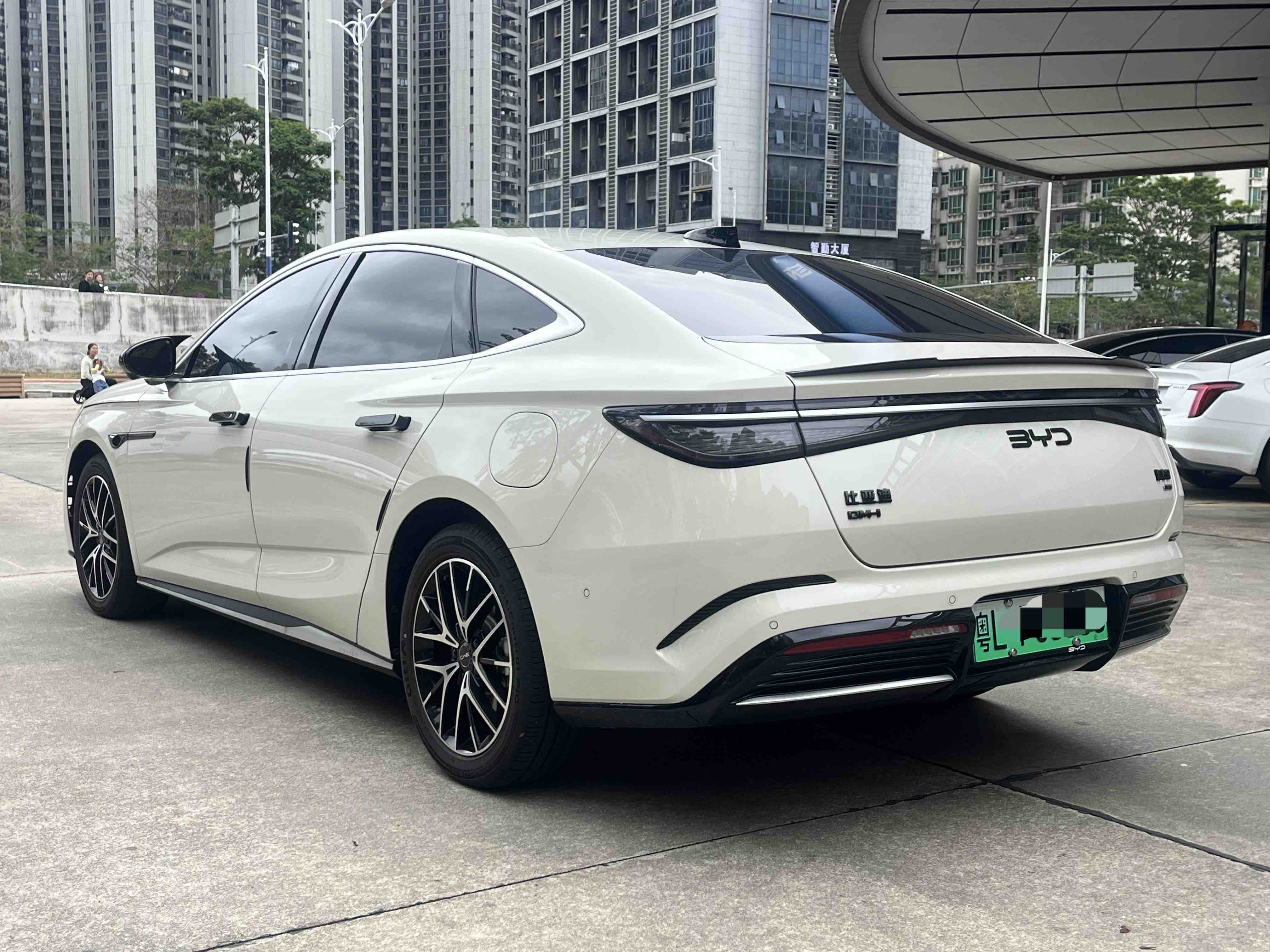 BYD Seal 07 DM-i 2025 صورة سيارة #7