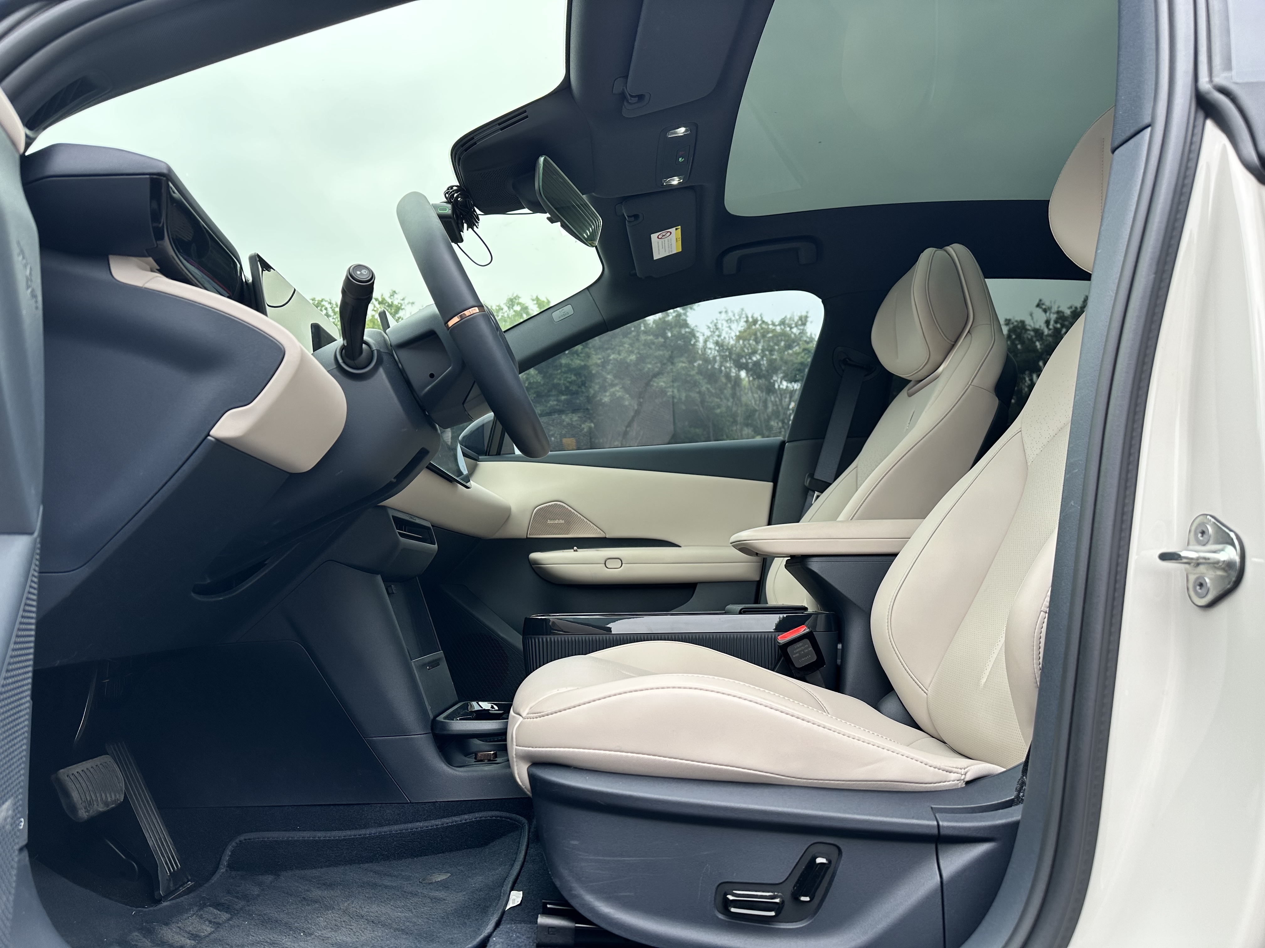 Lynk & Co Z20 2025 car image #7